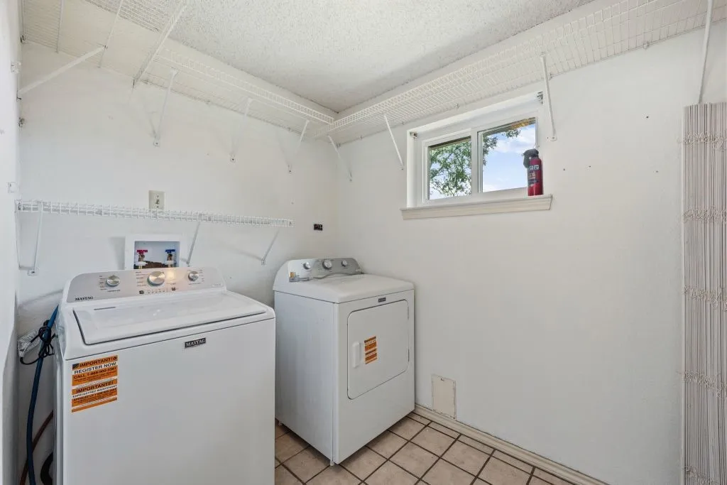 Single Family Residence For Sale in Denton County , 2008 Rochelle Lane, Carrollton, Texas 75007, 3 Bedroom, 2 Bathroom, 2 Garage spaces, 1,761 Sqft, built in 1984, mls#21306510, Real Estate Agent in Carrollton, Homes For Sale in Denton county, Homes For Sale in Carrollton, Realtor in Carrollton Texas, Real Estate Brokerage Independent Realty Texas, Luminita Cordes Realtor