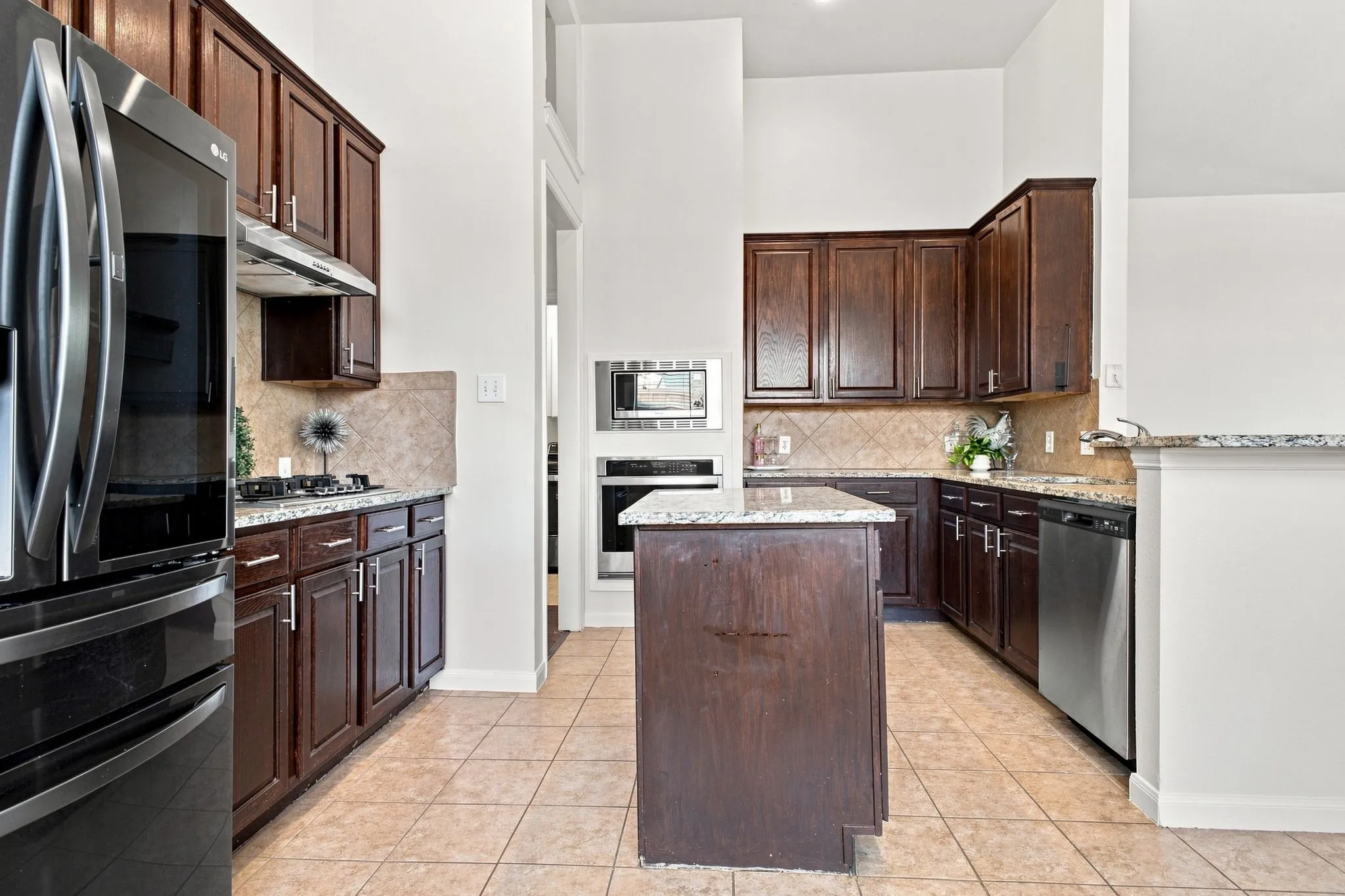 Single Family Residence For Sale in Denton County , 3117 Irvine Drive, Carrollton, Texas 75007, 4 Bedroom, 3 Bathroom, 2 Garage spaces, 2,842 Sqft, built in 1996, mls#21305938, Real Estate Agent in Carrollton, Homes For Sale in Denton county, Homes For Sale in Carrollton, Realtor in Carrollton Texas, Real Estate Brokerage Independent Realty Texas, Luminita Cordes Realtor