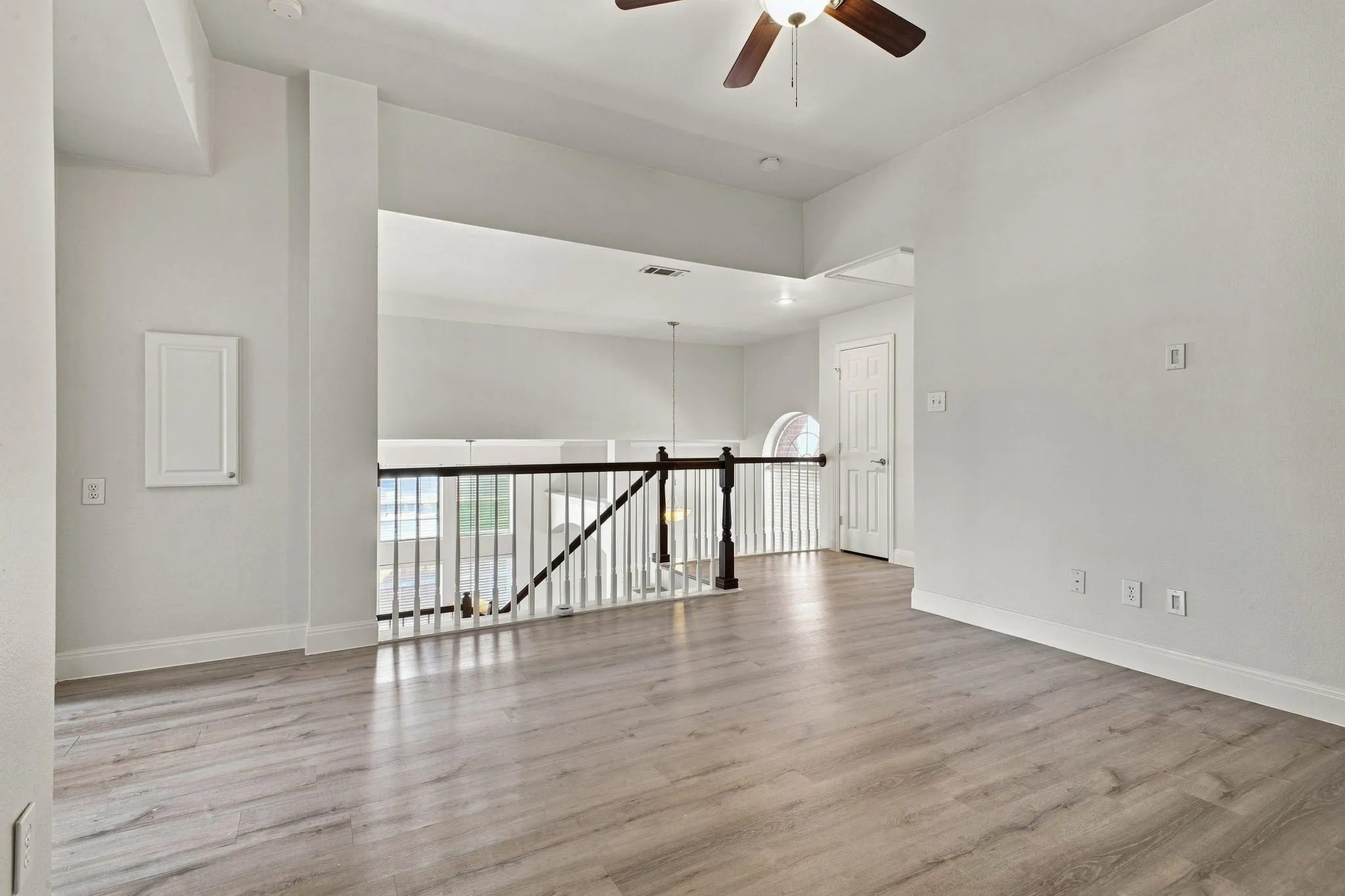 Single Family Residence For Sale in Denton County , 3117 Irvine Drive, Carrollton, Texas 75007, 4 Bedroom, 3 Bathroom, 2 Garage spaces, 2,842 Sqft, built in 1996, mls#21305938, Real Estate Agent in Carrollton, Homes For Sale in Denton county, Homes For Sale in Carrollton, Realtor in Carrollton Texas, Real Estate Brokerage Independent Realty Texas, Luminita Cordes Realtor