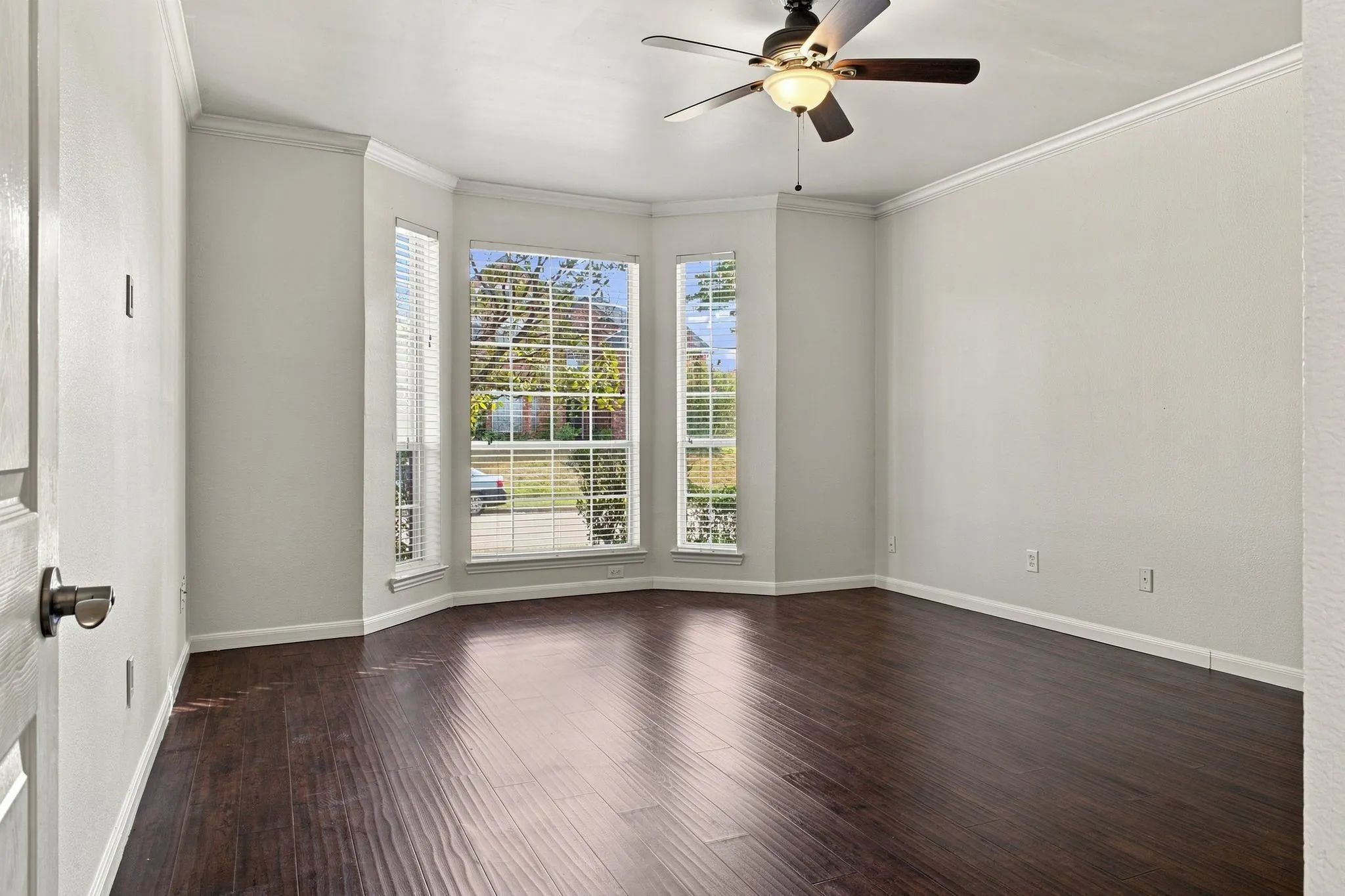 Single Family Residence For Sale in Denton County , 3117 Irvine Drive, Carrollton, Texas 75007, 4 Bedroom, 3 Bathroom, 2 Garage spaces, 2,842 Sqft, built in 1996, mls#21305938, Real Estate Agent in Carrollton, Homes For Sale in Denton county, Homes For Sale in Carrollton, Realtor in Carrollton Texas, Real Estate Brokerage Independent Realty Texas, Luminita Cordes Realtor