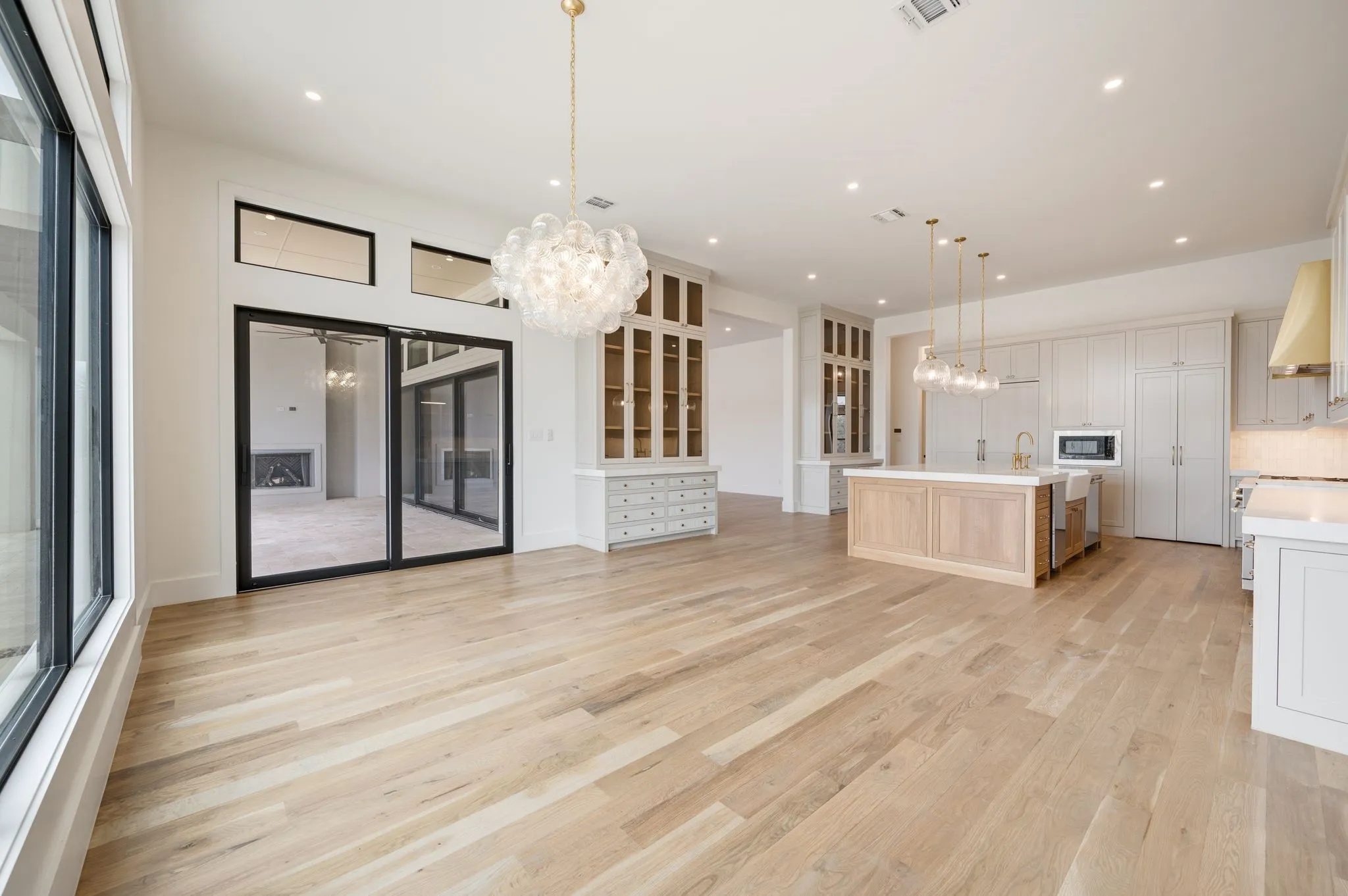 Single Family Residence For Sale in Tarrant County , 10621 Arrowhead Point Drive, Fort Worth, Texas 76179, 6 Bedroom, 7 Bathroom, 3 Garage spaces, 6,764 Sqft, built in 2026, mls#21306547, Real Estate Agent in Fort Worth, Homes For Sale in Tarrant county, Homes For Sale in Fort Worth, Realtor in Fort Worth Texas, Real Estate Brokerage Independent Realty Texas, Luminita Cordes Realtor