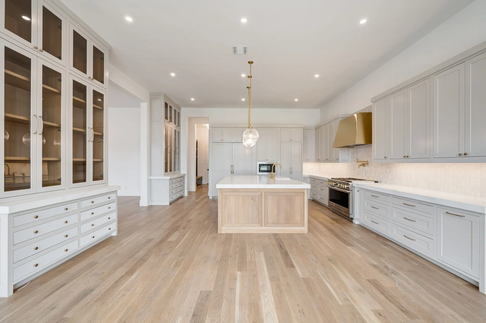 Single Family Residence For Sale in Tarrant County , 10621 Arrowhead Point Drive, Fort Worth, Texas 76179, 6 Bedroom, 7 Bathroom, 3 Garage spaces, 6,764 Sqft, built in 2026, mls#21306547, Real Estate Agent in Fort Worth, Homes For Sale in Tarrant county, Homes For Sale in Fort Worth, Realtor in Fort Worth Texas, Real Estate Brokerage Independent Realty Texas, Luminita Cordes Realtor