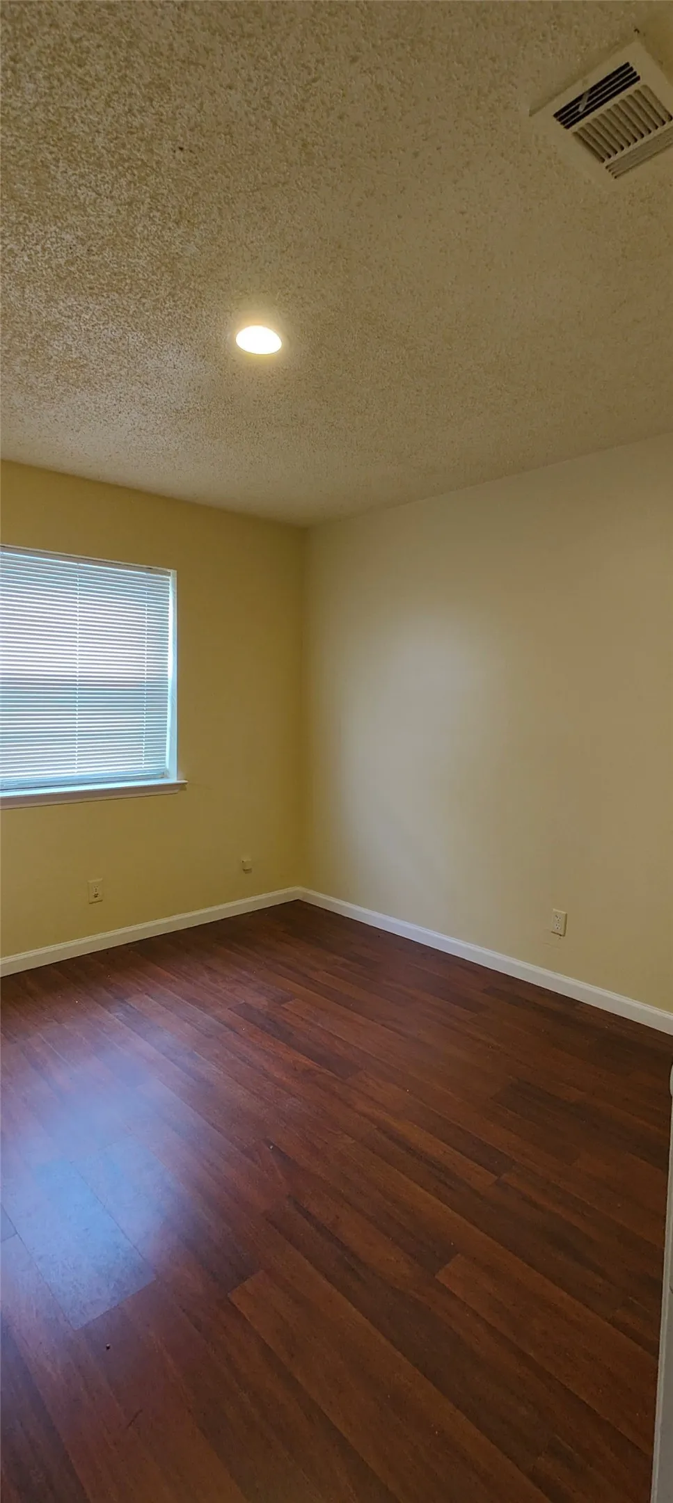 Single Family Residence For Rent in Dallas County , 2413 Royal Drive, Garland, Texas 75041, 4 Bedroom, 2 Bathroom, 2 Garage spaces, 1,345 Sqft, built in 1962, mls#21306552, Real Estate Agent in Garland, Homes For Rent in Dallas county, Homes For Rent in Garland, Realtor in Garland Texas, Real Estate Brokerage Independent Realty Texas, Luminita Cordes Realtor