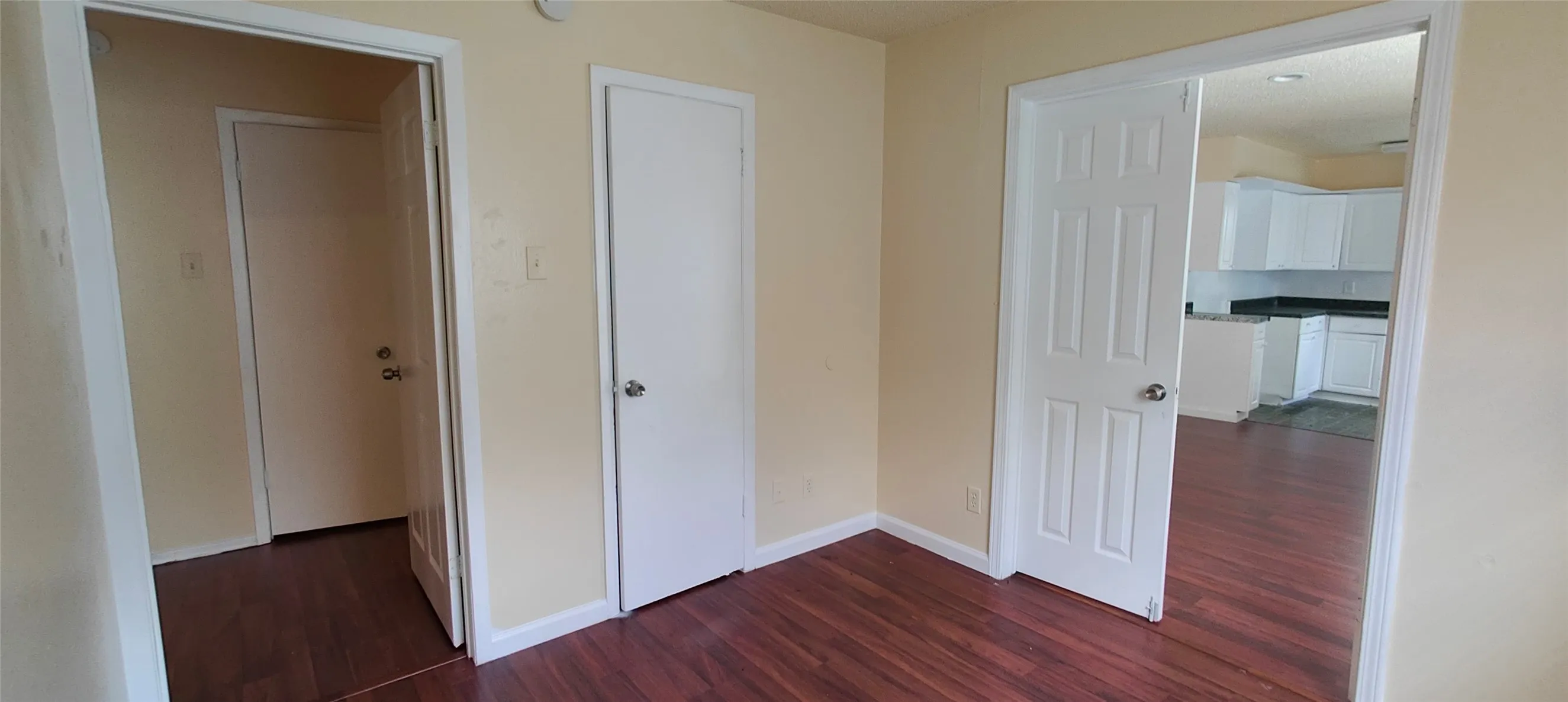 Single Family Residence For Rent in Dallas County , 2413 Royal Drive, Garland, Texas 75041, 4 Bedroom, 2 Bathroom, 2 Garage spaces, 1,345 Sqft, built in 1962, mls#21306552, Real Estate Agent in Garland, Homes For Rent in Dallas county, Homes For Rent in Garland, Realtor in Garland Texas, Real Estate Brokerage Independent Realty Texas, Luminita Cordes Realtor
