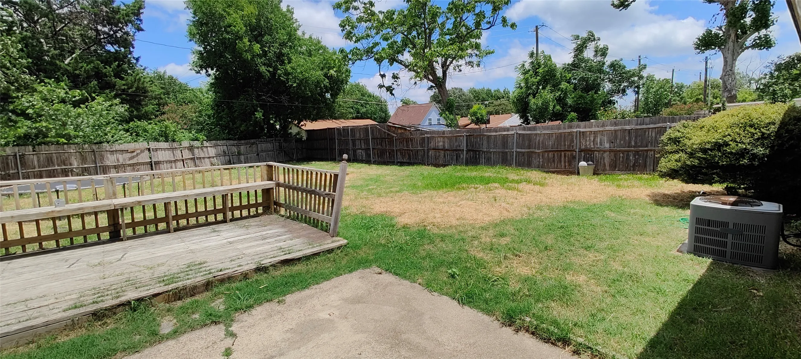 Single Family Residence For Rent in Dallas County , 2413 Royal Drive, Garland, Texas 75041, 4 Bedroom, 2 Bathroom, 2 Garage spaces, 1,345 Sqft, built in 1962, mls#21306552, Real Estate Agent in Garland, Homes For Rent in Dallas county, Homes For Rent in Garland, Realtor in Garland Texas, Real Estate Brokerage Independent Realty Texas, Luminita Cordes Realtor