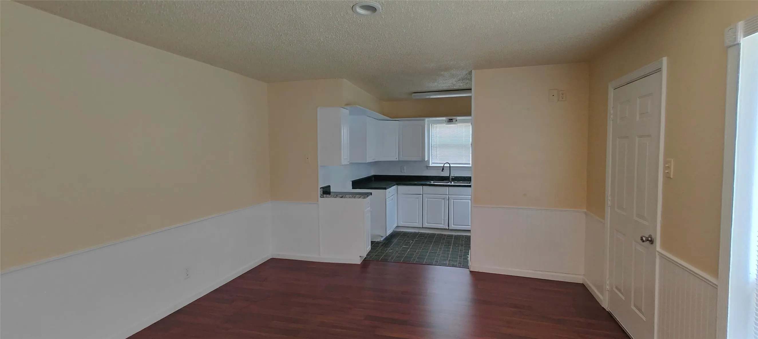 Single Family Residence For Rent in Dallas County , 2413 Royal Drive, Garland, Texas 75041, 4 Bedroom, 2 Bathroom, 2 Garage spaces, 1,345 Sqft, built in 1962, mls#21306552, Real Estate Agent in Garland, Homes For Rent in Dallas county, Homes For Rent in Garland, Realtor in Garland Texas, Real Estate Brokerage Independent Realty Texas, Luminita Cordes Realtor
