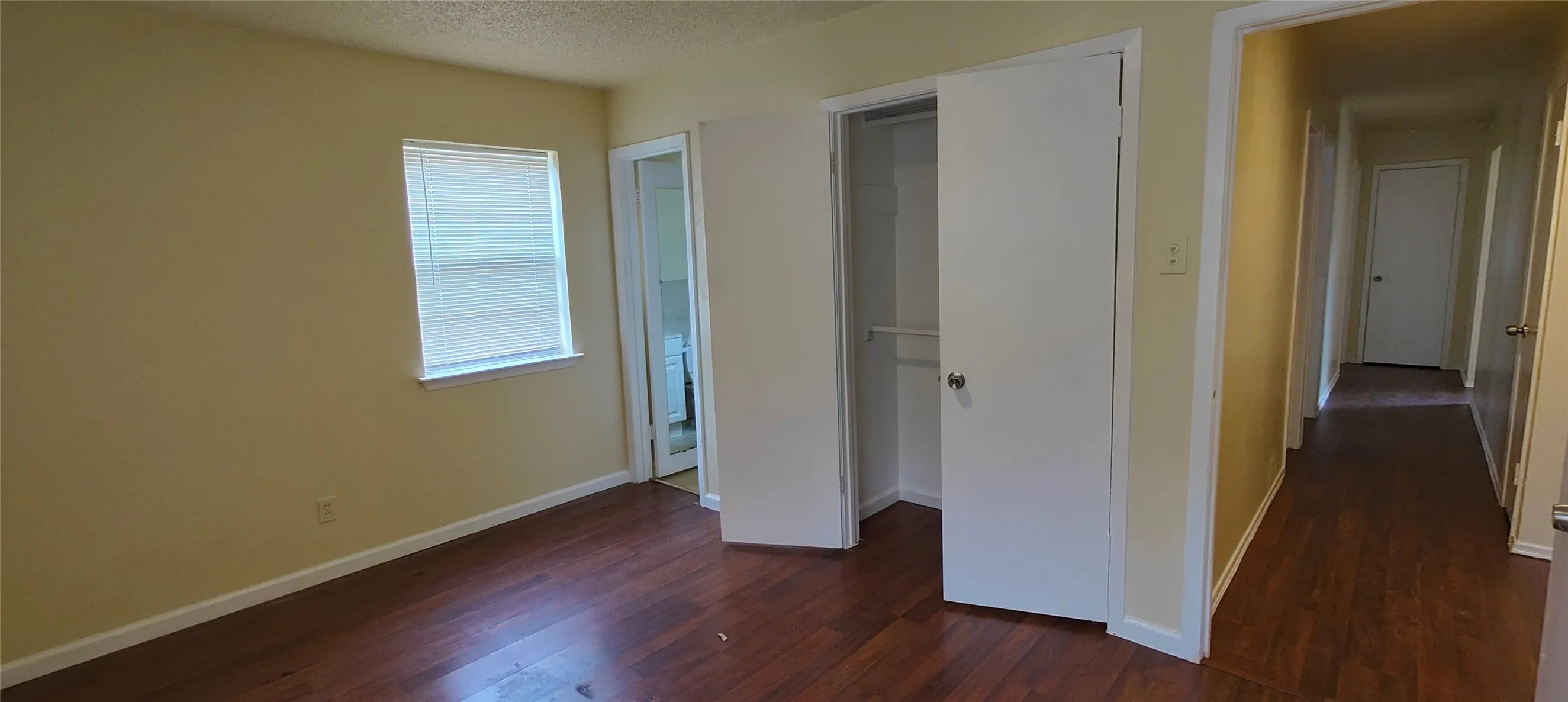Single Family Residence For Rent in Dallas County , 2413 Royal Drive, Garland, Texas 75041, 4 Bedroom, 2 Bathroom, 2 Garage spaces, 1,345 Sqft, built in 1962, mls#21306552, Real Estate Agent in Garland, Homes For Rent in Dallas county, Homes For Rent in Garland, Realtor in Garland Texas, Real Estate Brokerage Independent Realty Texas, Luminita Cordes Realtor