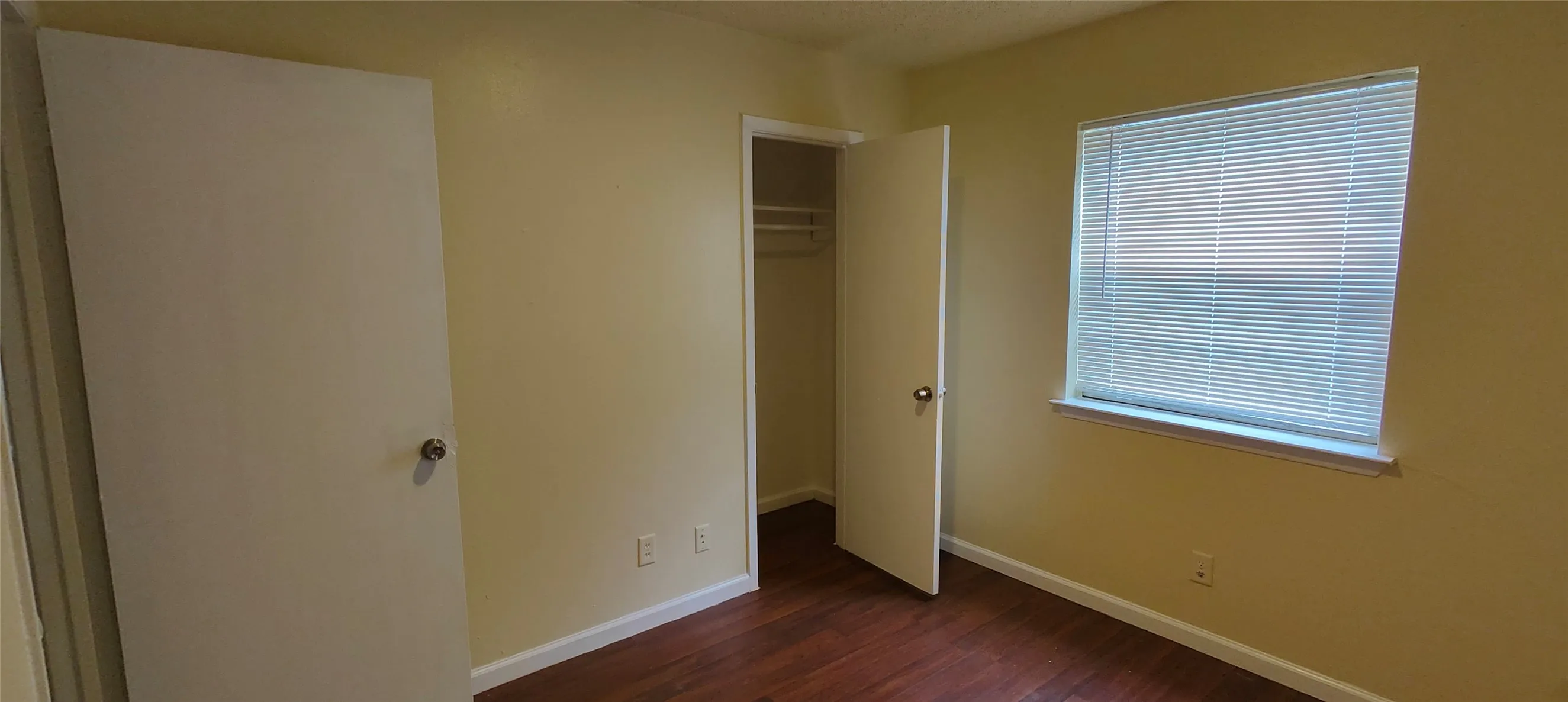 Single Family Residence For Rent in Dallas County , 2413 Royal Drive, Garland, Texas 75041, 4 Bedroom, 2 Bathroom, 2 Garage spaces, 1,345 Sqft, built in 1962, mls#21306552, Real Estate Agent in Garland, Homes For Rent in Dallas county, Homes For Rent in Garland, Realtor in Garland Texas, Real Estate Brokerage Independent Realty Texas, Luminita Cordes Realtor