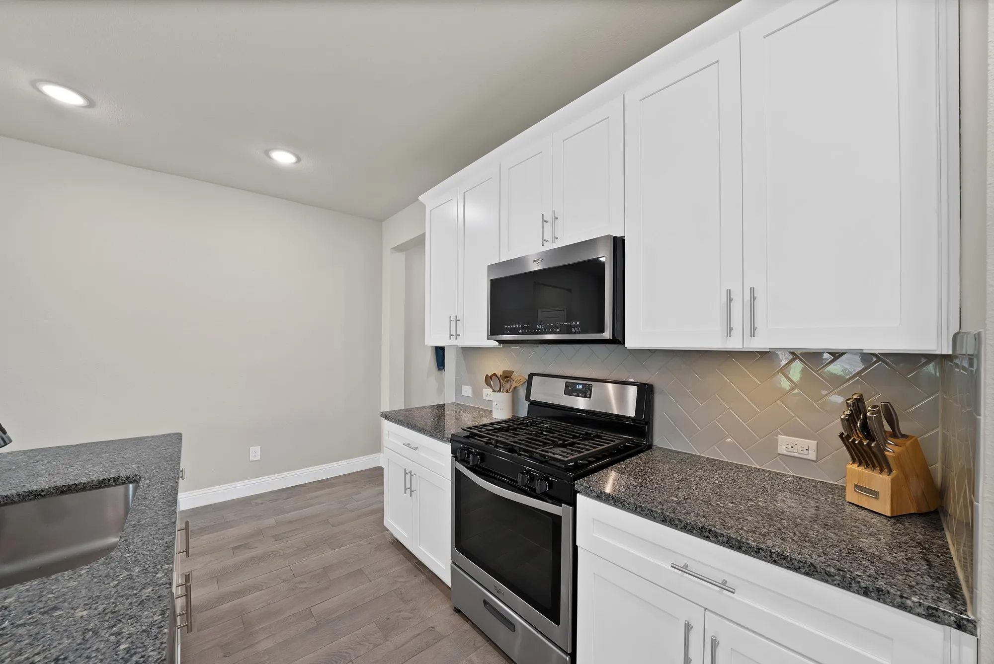 Single Family Residence For Sale in Kaufman County , 2299 Templin Avenue, Forney, Texas 75126, 3 Bedroom, 2 Bathroom, 2 Garage spaces, 1,746 Sqft, built in 2020, mls#21290073, Real Estate Agent in Forney, Homes For Sale in Kaufman county, Homes For Sale in Forney, Realtor in Forney Texas, Real Estate Brokerage Independent Realty Texas, Luminita Cordes Realtor