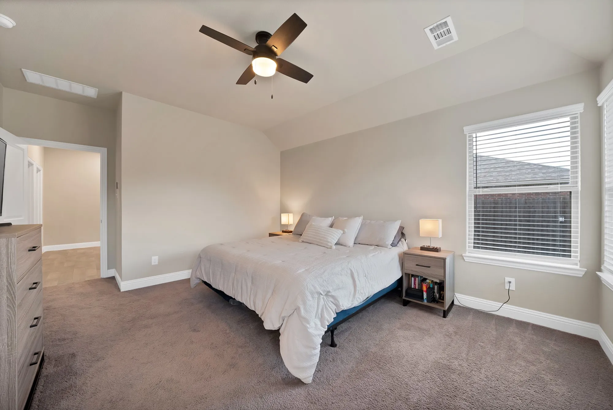 Single Family Residence For Sale in Kaufman County , 2299 Templin Avenue, Forney, Texas 75126, 3 Bedroom, 2 Bathroom, 2 Garage spaces, 1,746 Sqft, built in 2020, mls#21290073, Real Estate Agent in Forney, Homes For Sale in Kaufman county, Homes For Sale in Forney, Realtor in Forney Texas, Real Estate Brokerage Independent Realty Texas, Luminita Cordes Realtor