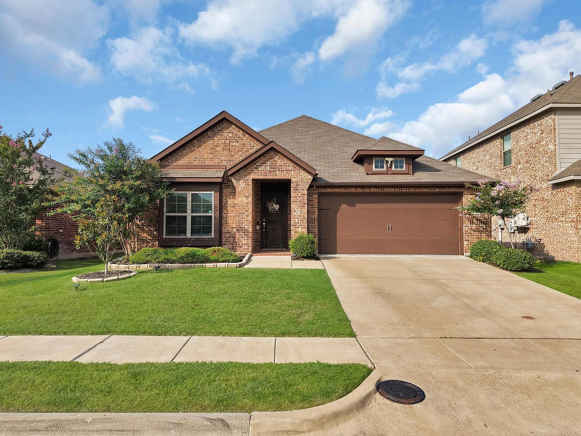 Single Family Residence For Sale in Kaufman County , 2299 Templin Avenue, Forney, Texas 75126, 3 Bedroom, 2 Bathroom, 2 Garage spaces, 1,746 Sqft, built in 2020, mls#21290073, Real Estate Agent in Forney, Homes For Sale in Kaufman county, Homes For Sale in Forney, Realtor in Forney Texas, Real Estate Brokerage Independent Realty Texas, Luminita Cordes Realtor