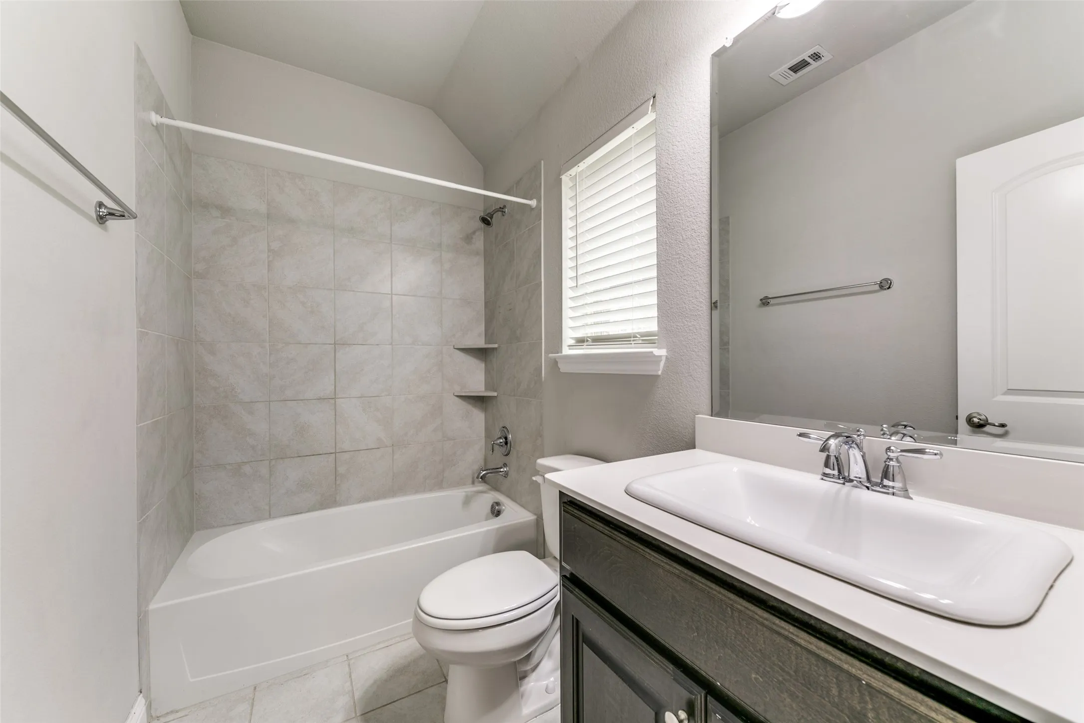 Single Family Residence For Rent in Collin County , 17660 Sequoia Drive, Dallas, Texas 75252, 4 Bedroom, 4 Bathroom, 2 Garage spaces, 2,879 Sqft, built in 2018, mls#21305202, Real Estate Agent in Dallas, Homes For Rent in Collin county, Homes For Rent in Dallas, Realtor in Dallas Texas, Real Estate Brokerage Independent Realty Texas, Luminita Cordes Realtor