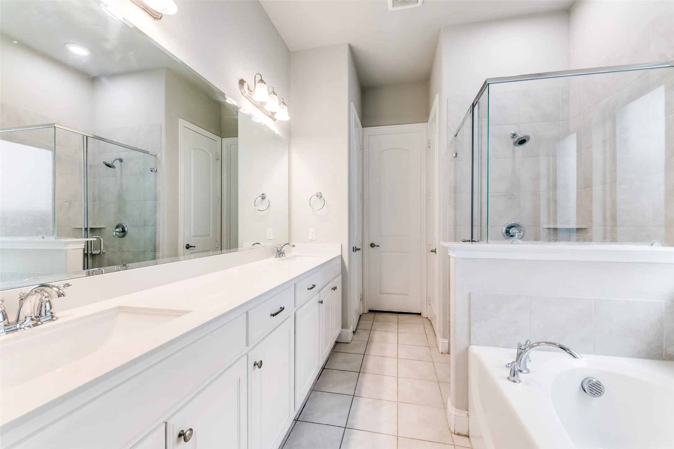 Single Family Residence For Rent in Collin County , 17660 Sequoia Drive, Dallas, Texas 75252, 4 Bedroom, 4 Bathroom, 2 Garage spaces, 2,879 Sqft, built in 2018, mls#21305202, Real Estate Agent in Dallas, Homes For Rent in Collin county, Homes For Rent in Dallas, Realtor in Dallas Texas, Real Estate Brokerage Independent Realty Texas, Luminita Cordes Realtor