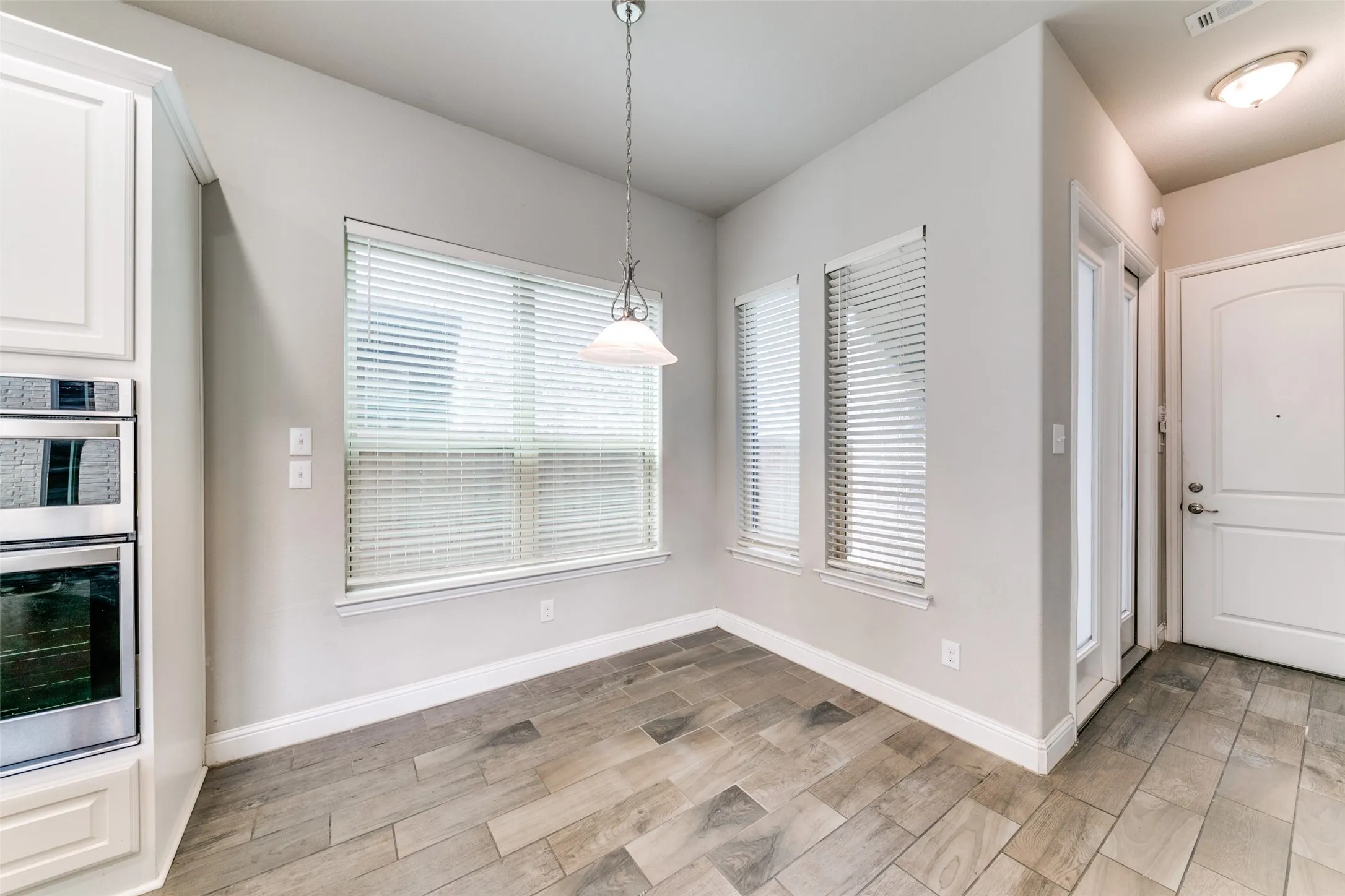 Single Family Residence For Rent in Collin County , 17660 Sequoia Drive, Dallas, Texas 75252, 4 Bedroom, 4 Bathroom, 2 Garage spaces, 2,879 Sqft, built in 2018, mls#21305202, Real Estate Agent in Dallas, Homes For Rent in Collin county, Homes For Rent in Dallas, Realtor in Dallas Texas, Real Estate Brokerage Independent Realty Texas, Luminita Cordes Realtor