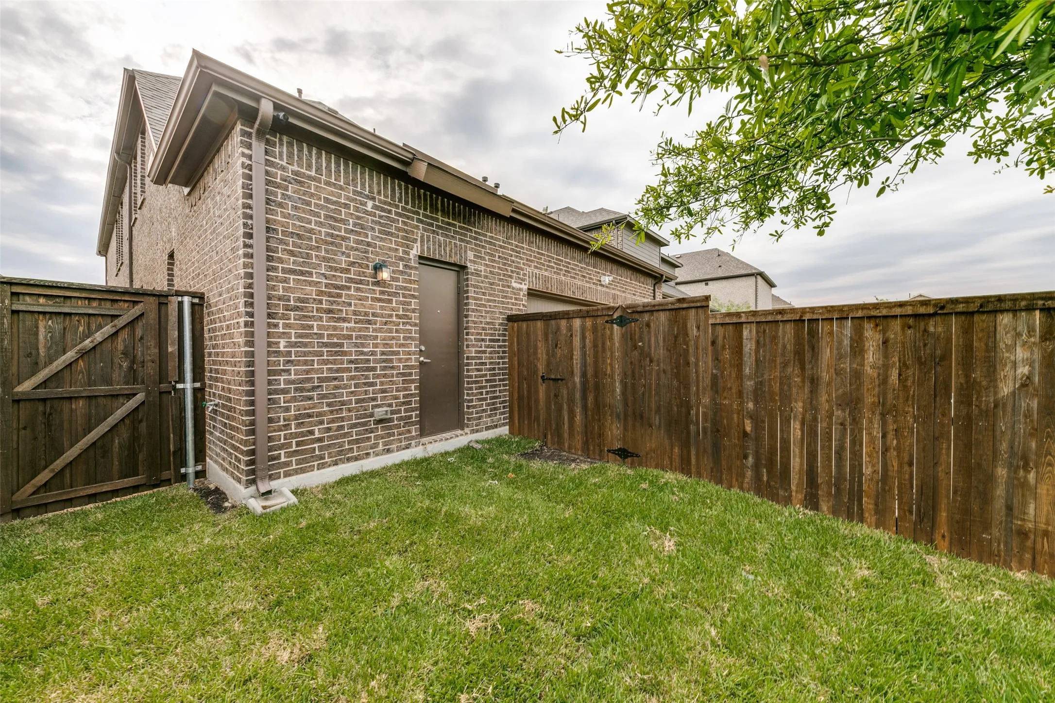 Single Family Residence For Rent in Collin County , 17660 Sequoia Drive, Dallas, Texas 75252, 4 Bedroom, 4 Bathroom, 2 Garage spaces, 2,879 Sqft, built in 2018, mls#21305202, Real Estate Agent in Dallas, Homes For Rent in Collin county, Homes For Rent in Dallas, Realtor in Dallas Texas, Real Estate Brokerage Independent Realty Texas, Luminita Cordes Realtor