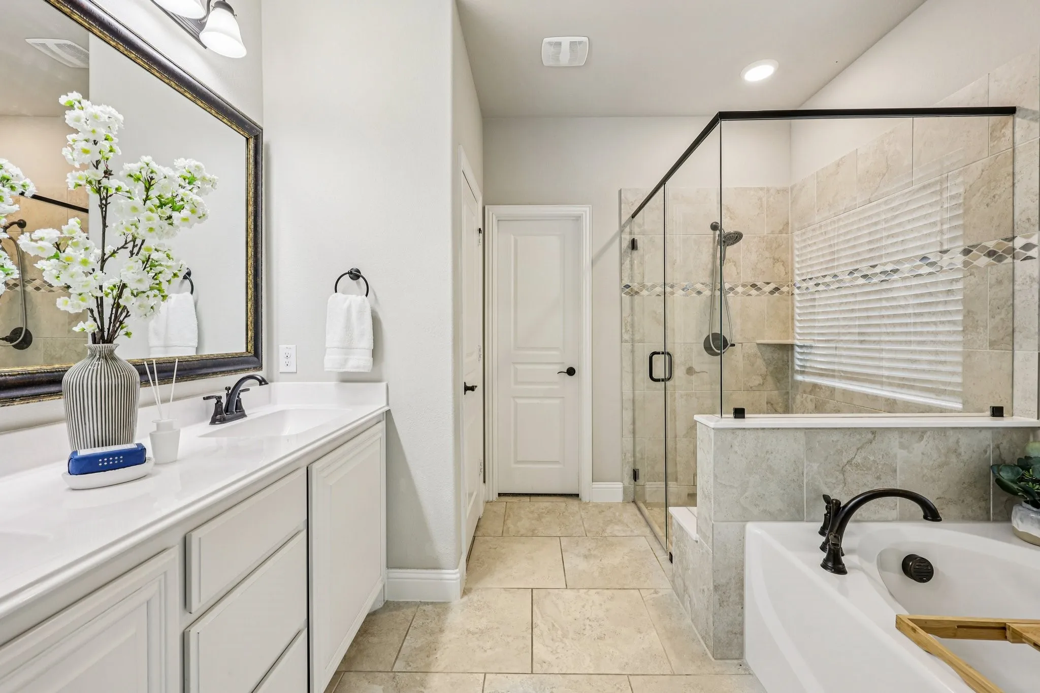 Single Family Residence For Sale in Collin County , 1205 Rockridge Trail, Anna, Texas 75409, 4 Bedroom, 3 Bathroom, 2 Garage spaces, 3,011 Sqft, built in 2019, mls#21306225, Real Estate Agent in Anna, Homes For Sale in Collin county, Homes For Sale in Anna, Realtor in Anna Texas, Real Estate Brokerage Independent Realty Texas, Luminita Cordes Realtor