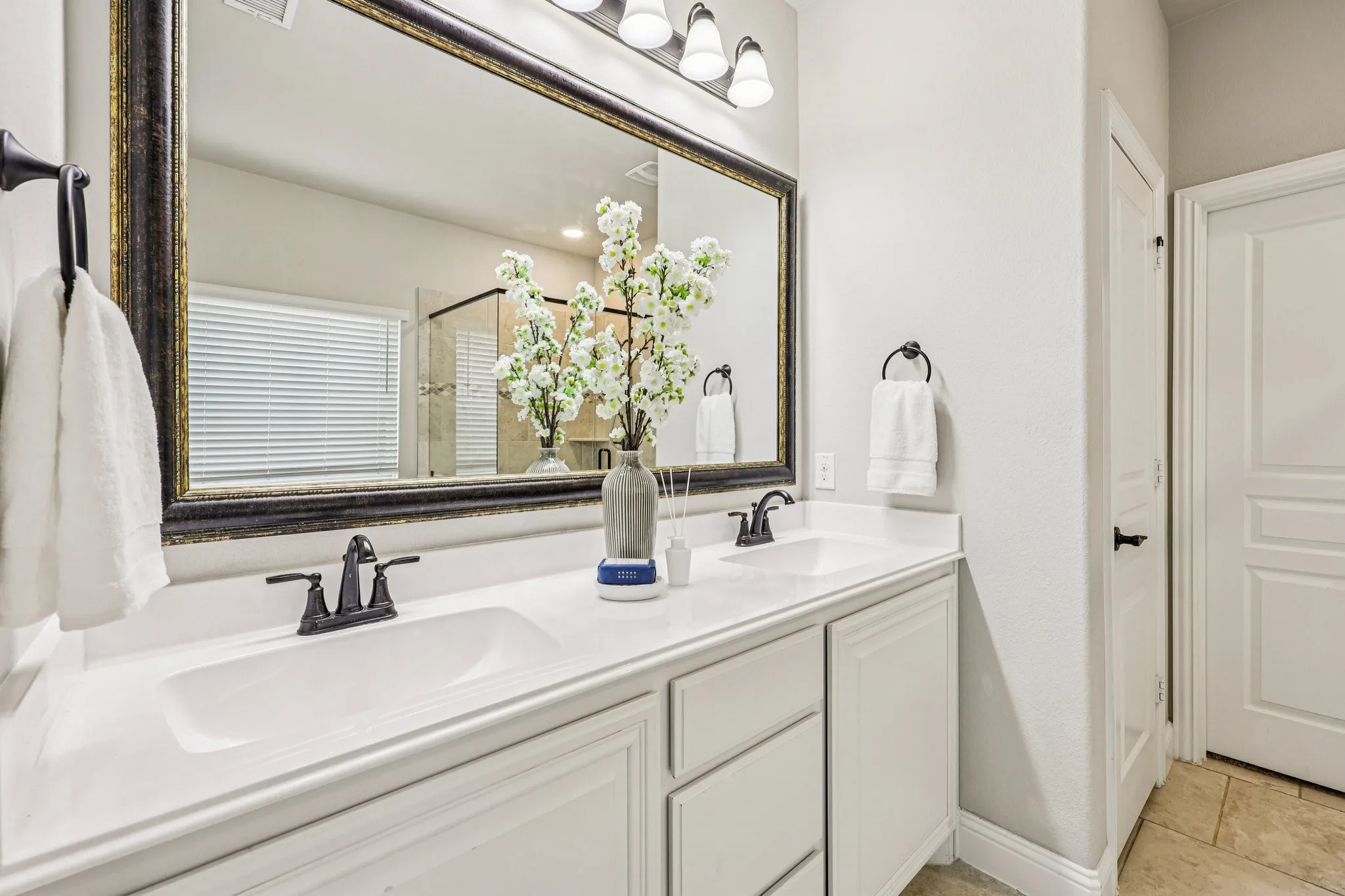 Single Family Residence For Sale in Collin County , 1205 Rockridge Trail, Anna, Texas 75409, 4 Bedroom, 3 Bathroom, 2 Garage spaces, 3,011 Sqft, built in 2019, mls#21306225, Real Estate Agent in Anna, Homes For Sale in Collin county, Homes For Sale in Anna, Realtor in Anna Texas, Real Estate Brokerage Independent Realty Texas, Luminita Cordes Realtor