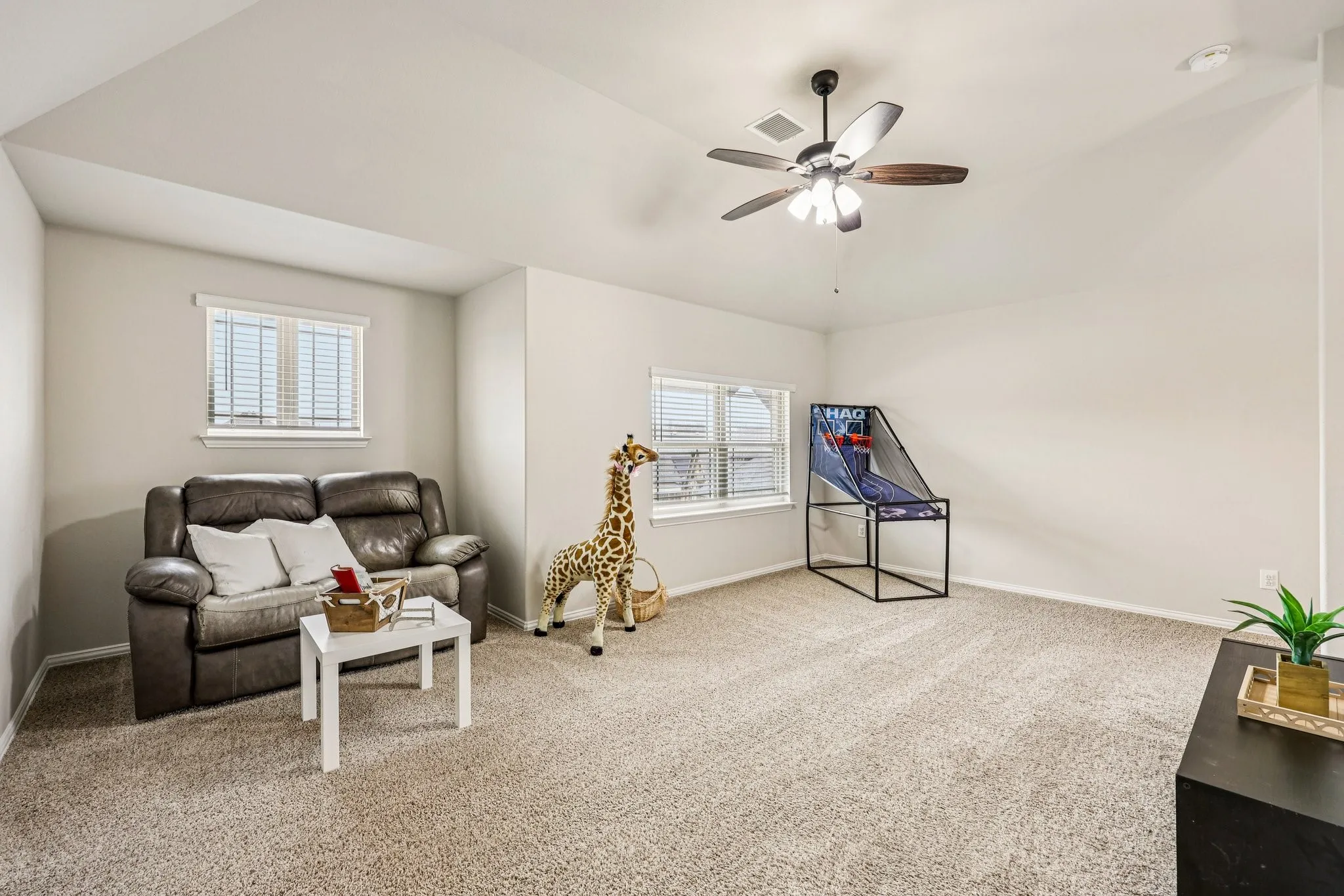 Single Family Residence For Sale in Collin County , 1205 Rockridge Trail, Anna, Texas 75409, 4 Bedroom, 3 Bathroom, 2 Garage spaces, 3,011 Sqft, built in 2019, mls#21306225, Real Estate Agent in Anna, Homes For Sale in Collin county, Homes For Sale in Anna, Realtor in Anna Texas, Real Estate Brokerage Independent Realty Texas, Luminita Cordes Realtor