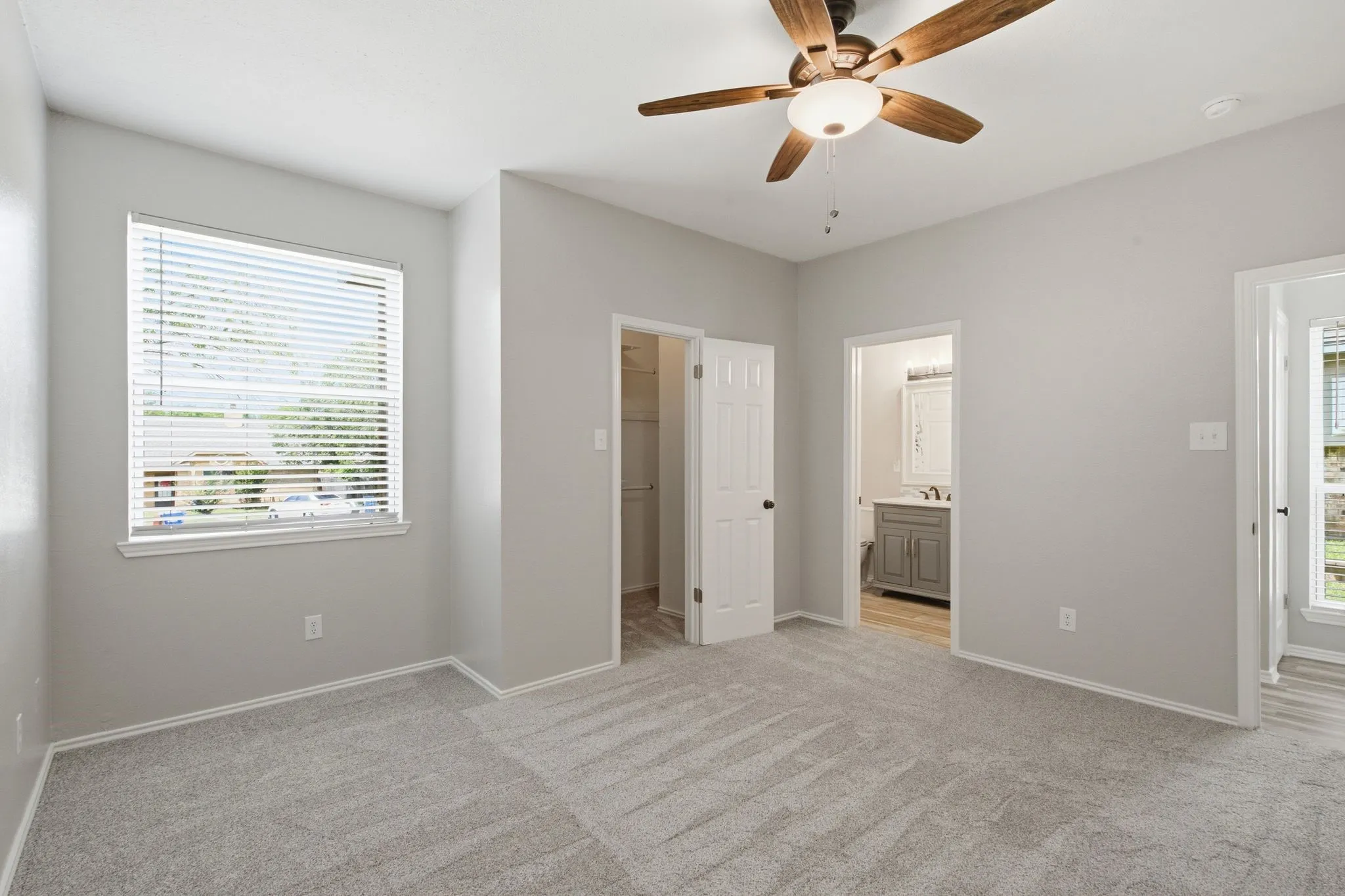 Townhouse For Sale in Tarrant County , 2702 Ansley Court, Euless, Texas 76039, 3 Bedroom, 2 Bathroom, Garage spaces, 1,317 Sqft, built in 1984, mls#21305253, Real Estate Agent in Euless, Homes For Sale in Tarrant county, Homes For Sale in Euless, Realtor in Euless Texas, Real Estate Brokerage Independent Realty Texas, Luminita Cordes Realtor