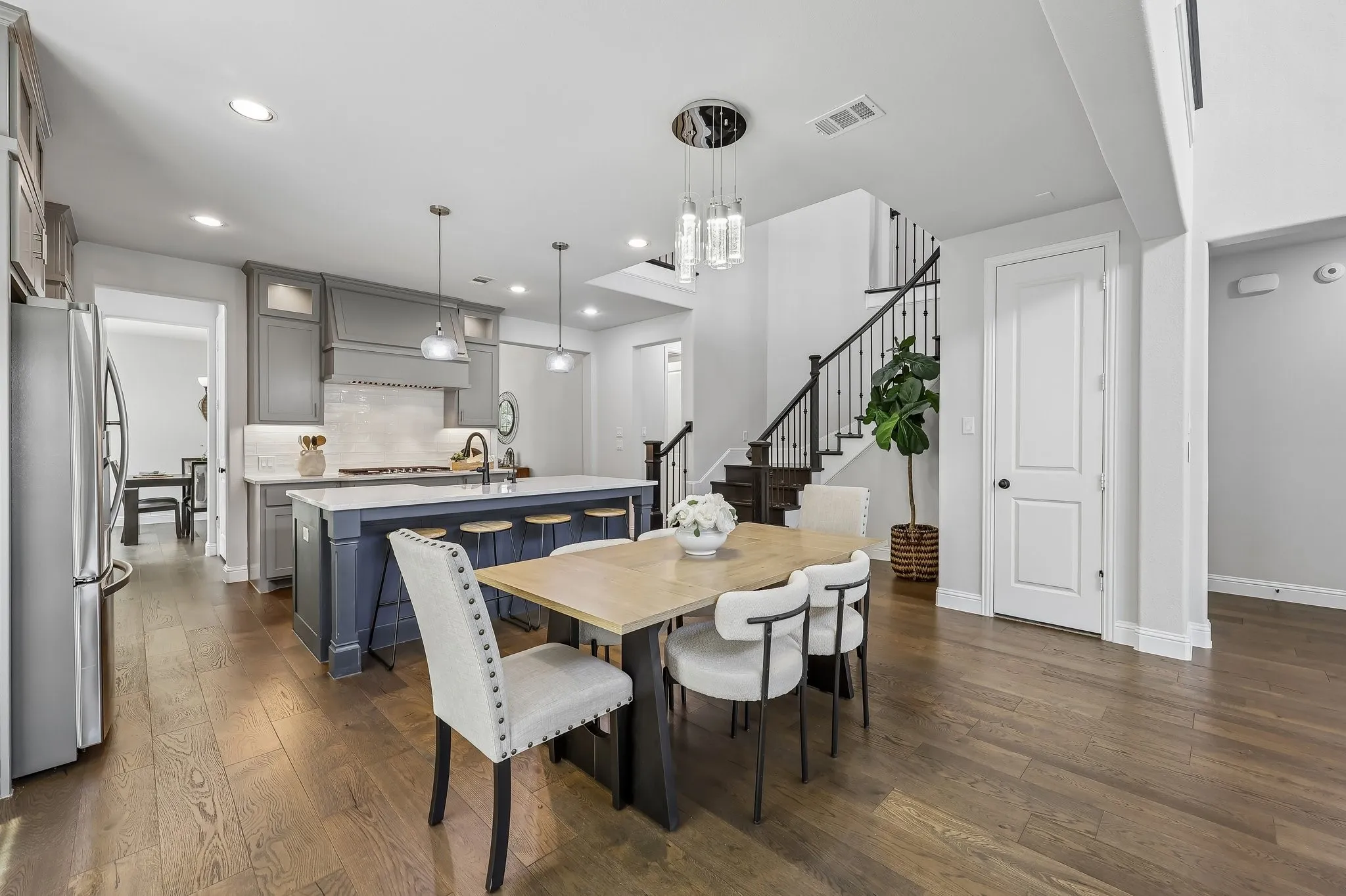 Single Family Residence For Sale in Collin County , 2351 Glen Heather Lane, Prosper, Texas 75078, 5 Bedroom, 5 Bathroom, 2 Garage spaces, 3,918 Sqft, built in 2022, mls#21306460, Real Estate Agent in Prosper, Homes For Sale in Collin county, Homes For Sale in Prosper, Realtor in Prosper Texas, Real Estate Brokerage Independent Realty Texas, Luminita Cordes Realtor