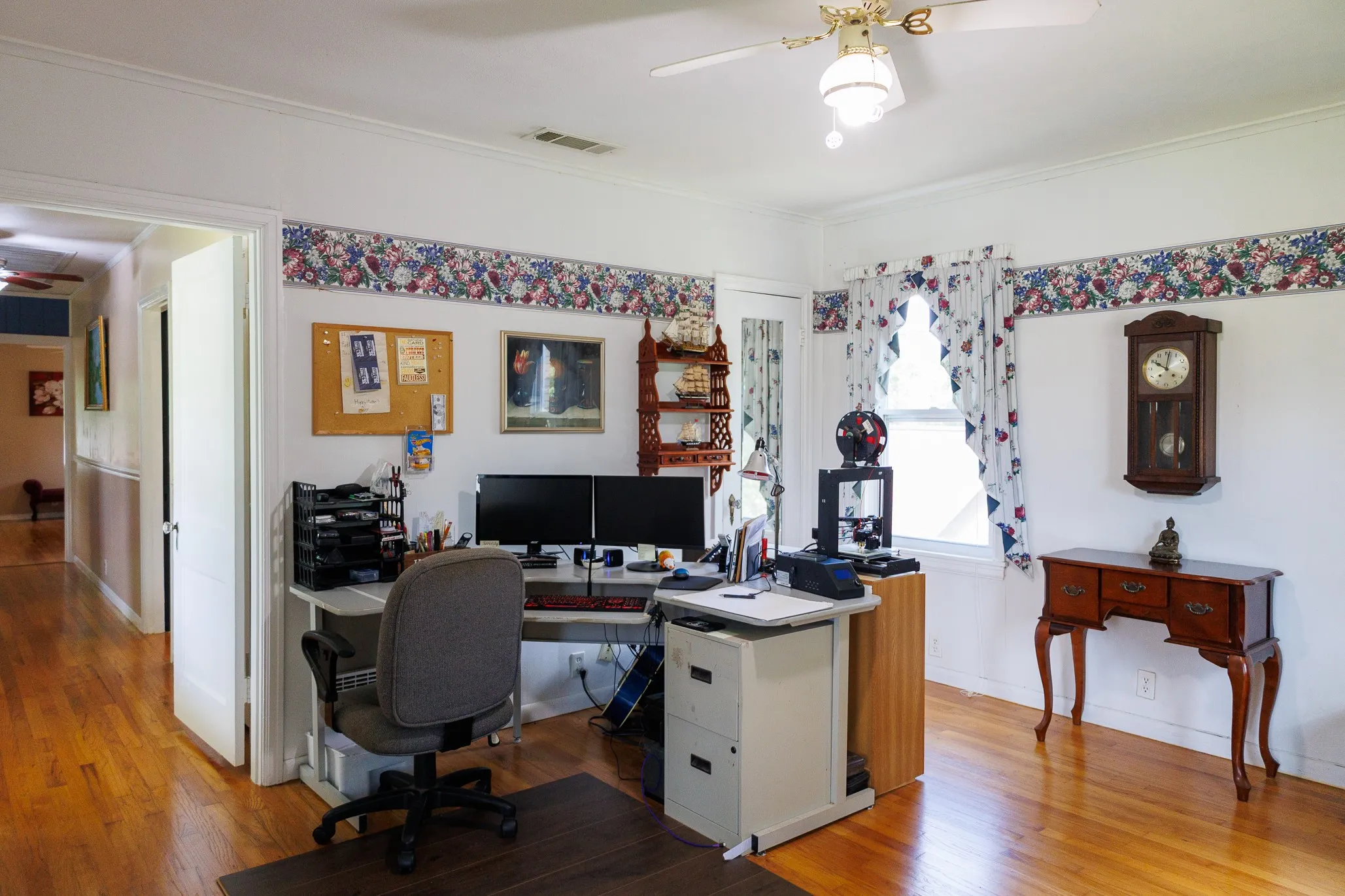 Single Family Residence For Sale in Smith County , 1010 S Chilton Avenue, Tyler, Texas 75701, 3 Bedroom, 3 Bathroom, 2 Garage spaces, 2,776 Sqft, built in 1938, mls#21302019, Real Estate Agent in Tyler, Homes For Sale in Smith county, Homes For Sale in Tyler, Realtor in Tyler Texas, Real Estate Brokerage Independent Realty Texas, Luminita Cordes Realtor