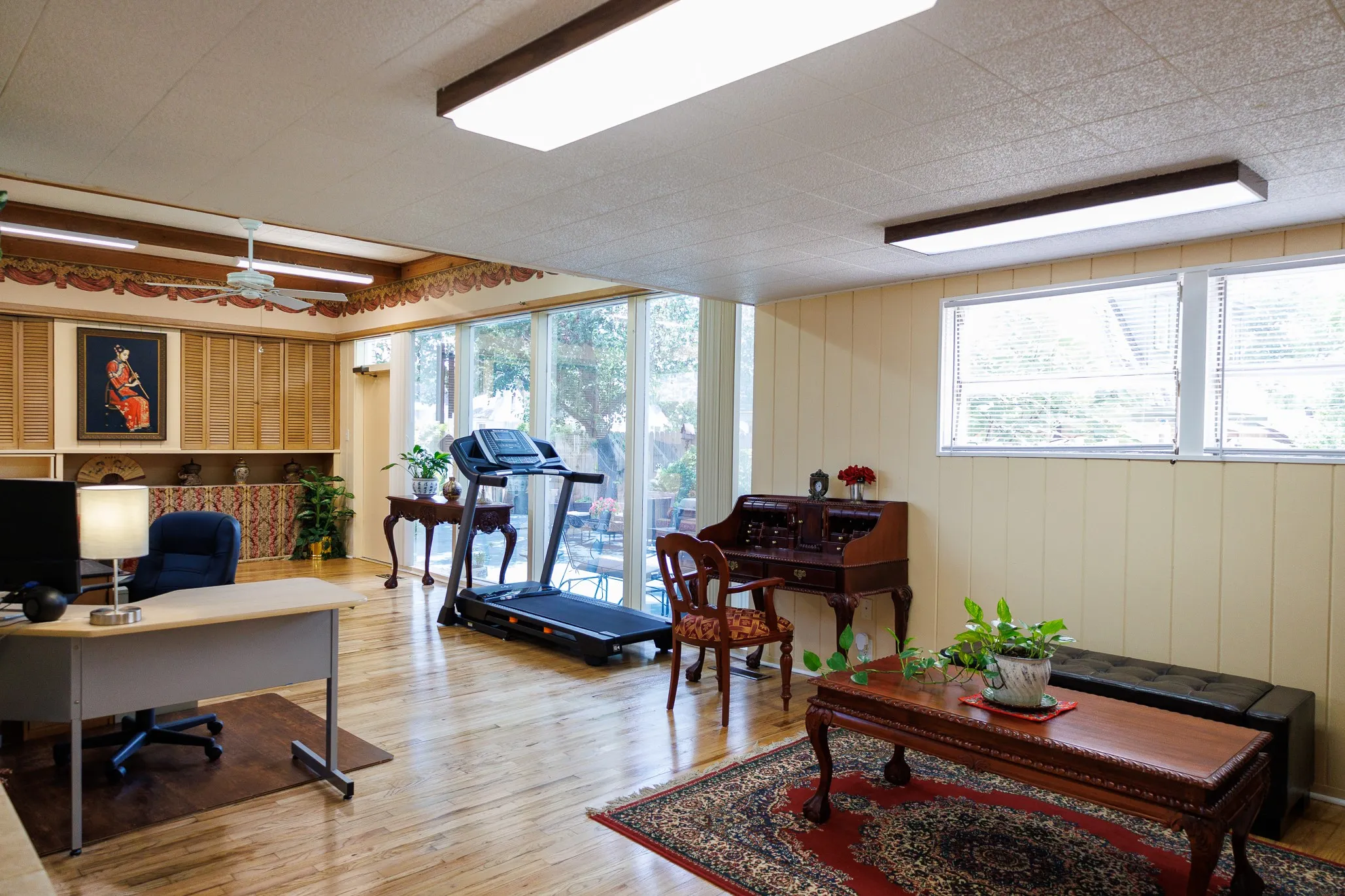 Single Family Residence For Sale in Smith County , 1010 S Chilton Avenue, Tyler, Texas 75701, 3 Bedroom, 3 Bathroom, 2 Garage spaces, 2,776 Sqft, built in 1938, mls#21302019, Real Estate Agent in Tyler, Homes For Sale in Smith county, Homes For Sale in Tyler, Realtor in Tyler Texas, Real Estate Brokerage Independent Realty Texas, Luminita Cordes Realtor