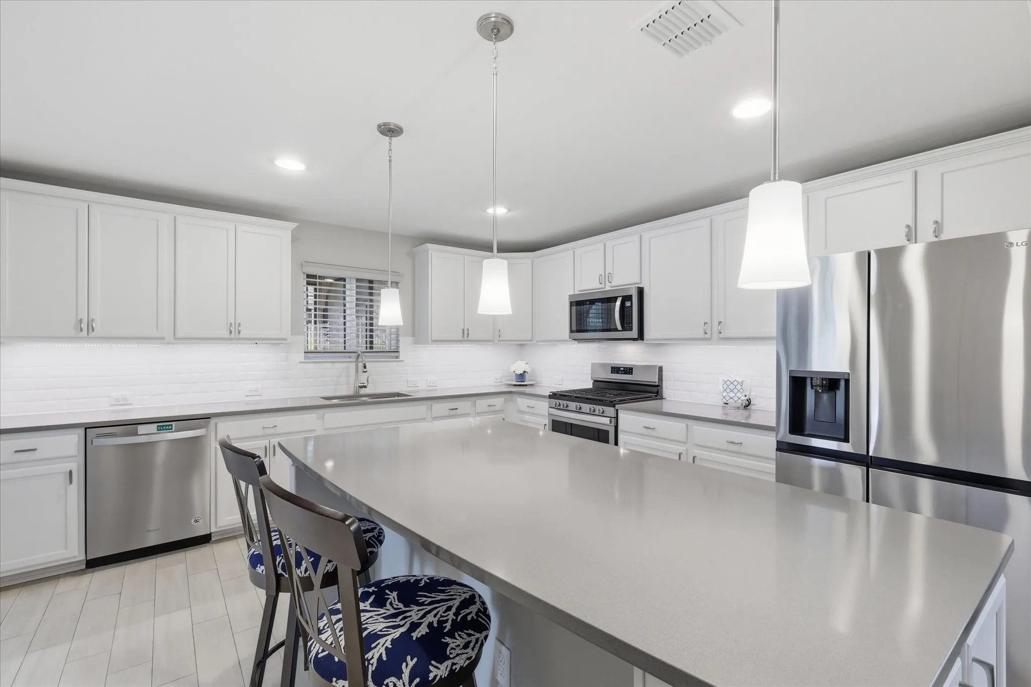 Single Family Residence For Sale in Denton County , 1268 Revolution Drive, Little Elm, Texas 76227, 2 Bedroom, 2 Bathroom, 2 Garage spaces, 1,607 Sqft, built in 2021, mls#21306375, Real Estate Agent in Little Elm, Homes For Sale in Denton county, Homes For Sale in Little Elm, Realtor in Little Elm Texas, Real Estate Brokerage Independent Realty Texas, Luminita Cordes Realtor