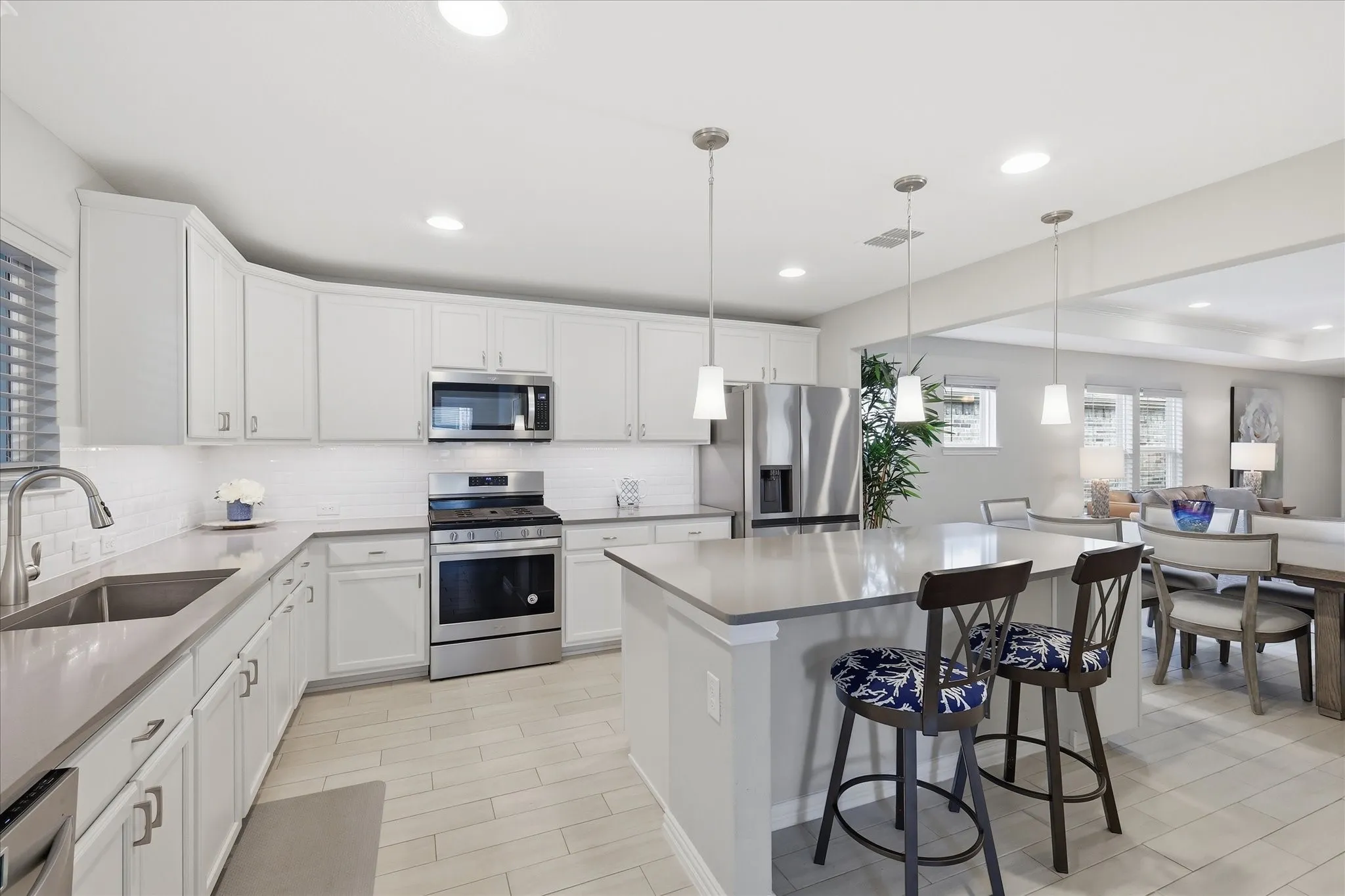 Single Family Residence For Sale in Denton County , 1268 Revolution Drive, Little Elm, Texas 76227, 2 Bedroom, 2 Bathroom, 2 Garage spaces, 1,607 Sqft, built in 2021, mls#21306375, Real Estate Agent in Little Elm, Homes For Sale in Denton county, Homes For Sale in Little Elm, Realtor in Little Elm Texas, Real Estate Brokerage Independent Realty Texas, Luminita Cordes Realtor