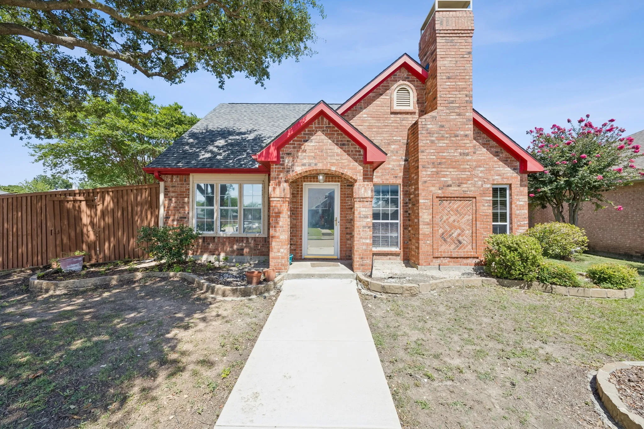 Single Family Residence For Sale in Collin County , 424 Graham Lane, Wylie, Texas 75098, 4 Bedroom, 3 Bathroom, 2 Garage spaces, 1,900 Sqft, built in 1992, mls#21302392, Real Estate Agent in Wylie, Homes For Sale in Collin county, Homes For Sale in Wylie, Realtor in Wylie Texas, Real Estate Brokerage Independent Realty Texas, Luminita Cordes Realtor