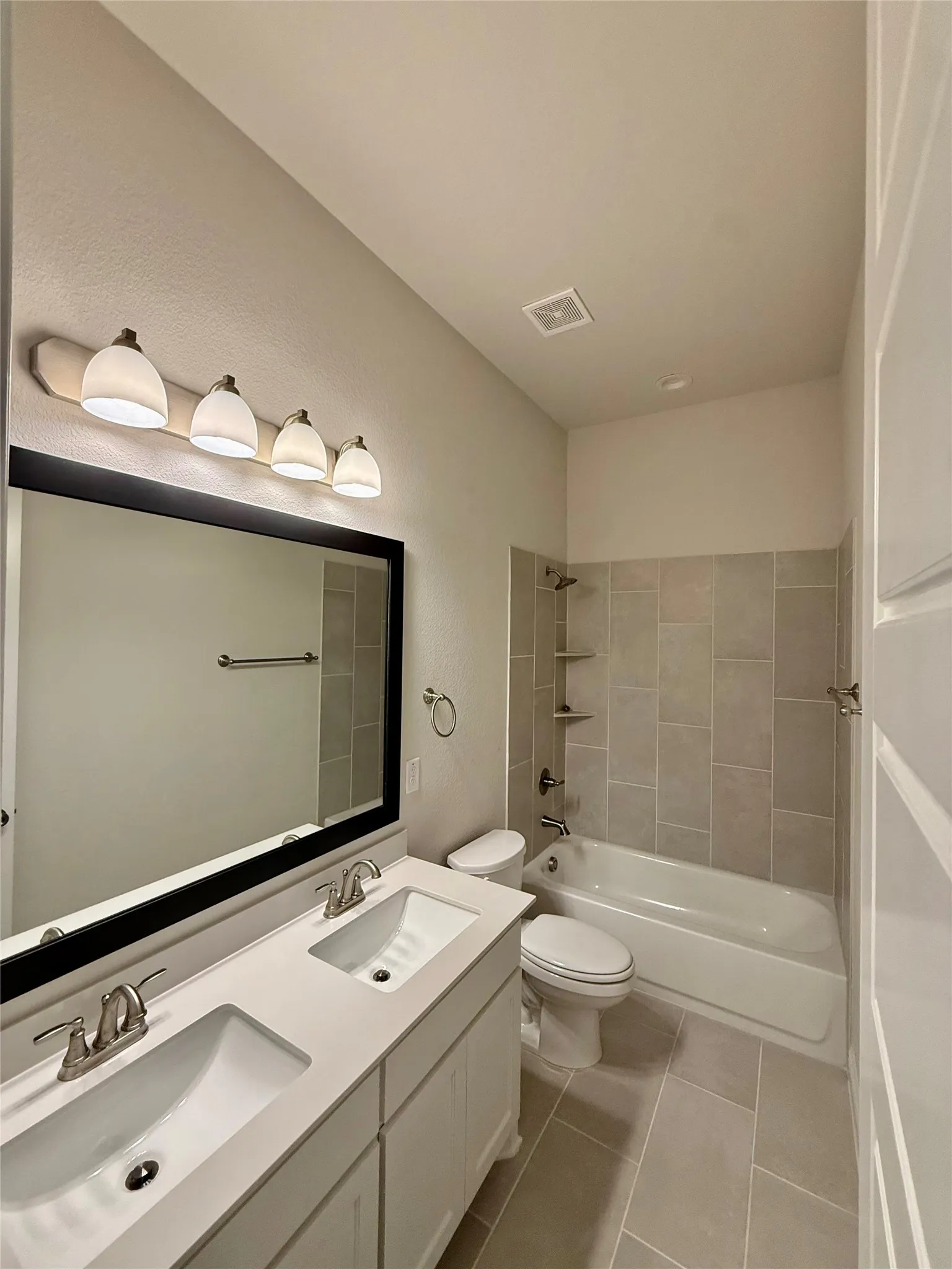 Single Family Residence For Sale in Ellis County , 3834 Foot Hills Drive, Midlothian, Texas 76065, 4 Bedroom, 4 Bathroom, 2 Garage spaces, 2,789 Sqft, built in 2024, mls#21302185, Real Estate Agent in Midlothian, Homes For Sale in Ellis county, Homes For Sale in Midlothian, Realtor in Midlothian Texas, Real Estate Brokerage Independent Realty Texas, Luminita Cordes Realtor