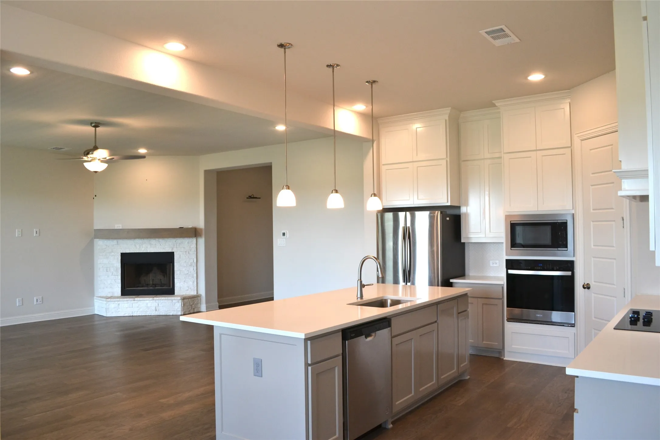 Single Family Residence For Sale in Ellis County , 3834 Foot Hills Drive, Midlothian, Texas 76065, 4 Bedroom, 4 Bathroom, 2 Garage spaces, 2,789 Sqft, built in 2024, mls#21302185, Real Estate Agent in Midlothian, Homes For Sale in Ellis county, Homes For Sale in Midlothian, Realtor in Midlothian Texas, Real Estate Brokerage Independent Realty Texas, Luminita Cordes Realtor