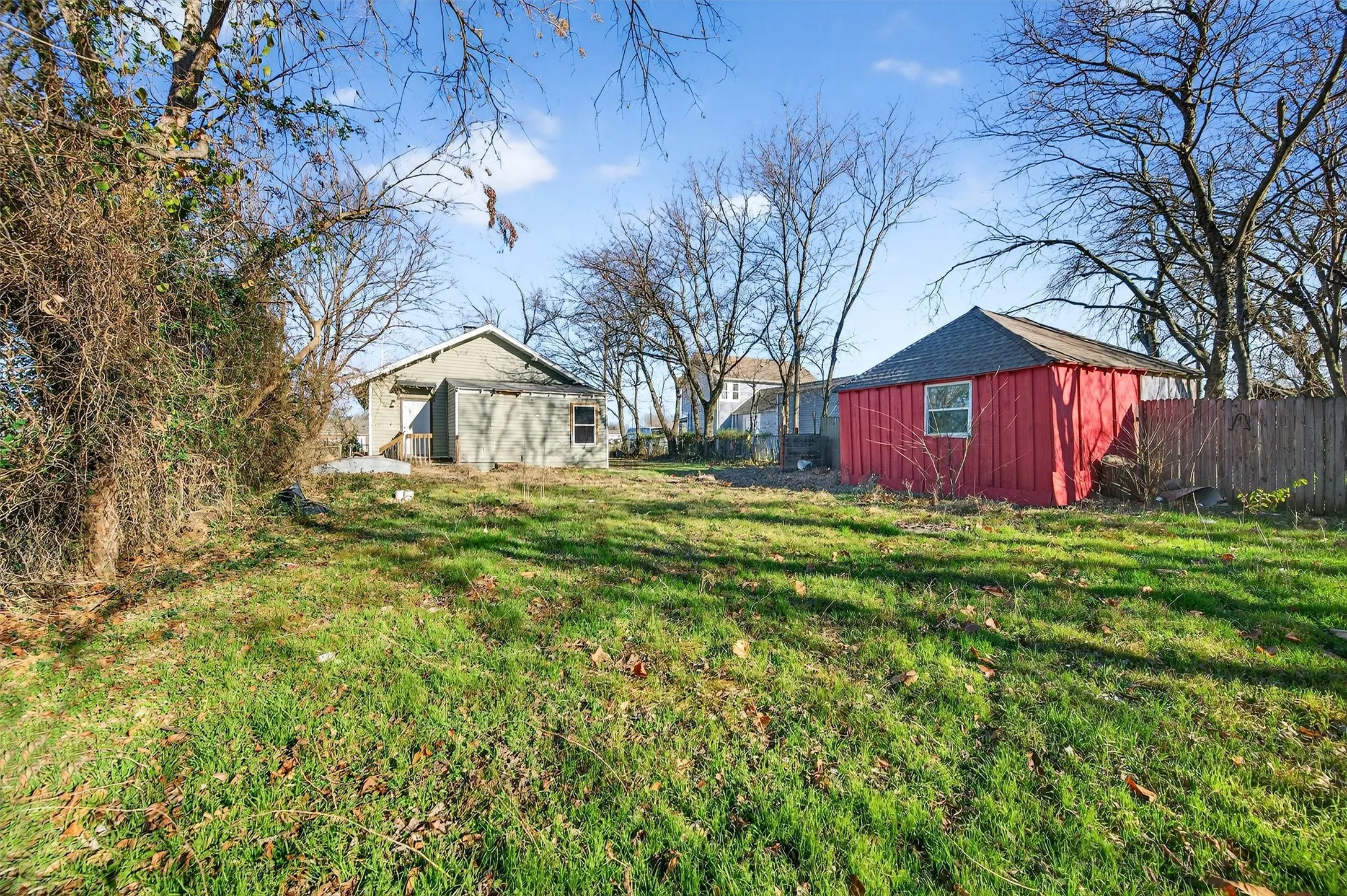 Single Family Residence For Rent in Grayson County , 710 E Lamar Street, Sherman, Texas 75090, 3 Bedroom, 2 Bathroom, Garage spaces, 1,374 Sqft, built in 1935, mls#21306584, Real Estate Agent in Sherman, Homes For Rent in Grayson county, Homes For Rent in Sherman, Realtor in Sherman Texas, Real Estate Brokerage Independent Realty Texas, Luminita Cordes Realtor