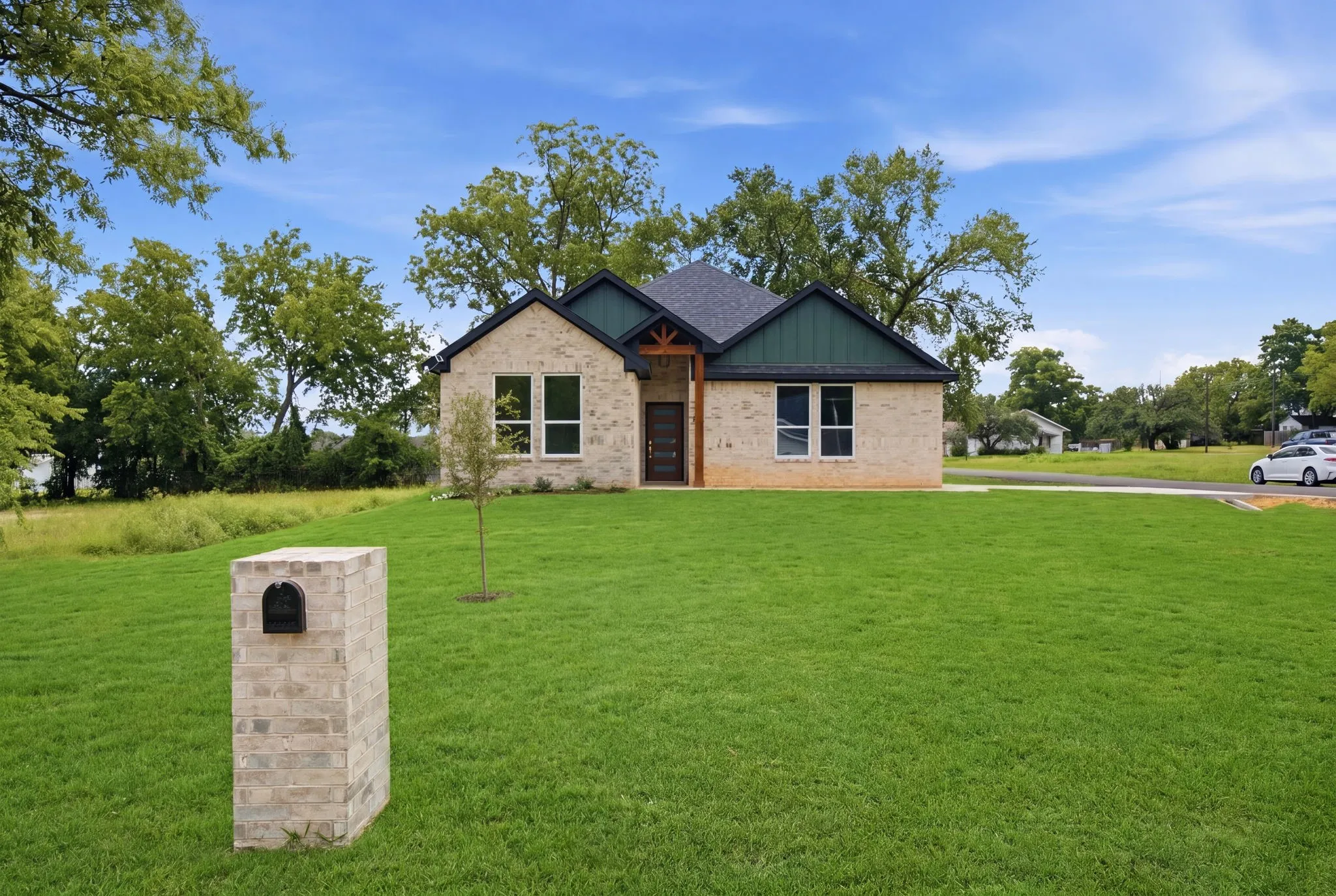 Single Family Residence For Sale in Ellis County , 201 E Freeman Street, Ennis, Texas 75119, 3 Bedroom, 2 Bathroom, 2 Garage spaces, 1,657 Sqft, built in 2026, mls#21306522, Real Estate Agent in Ennis, Homes For Sale in Ellis county, Homes For Sale in Ennis, Realtor in Ennis Texas, Real Estate Brokerage Independent Realty Texas, Luminita Cordes Realtor