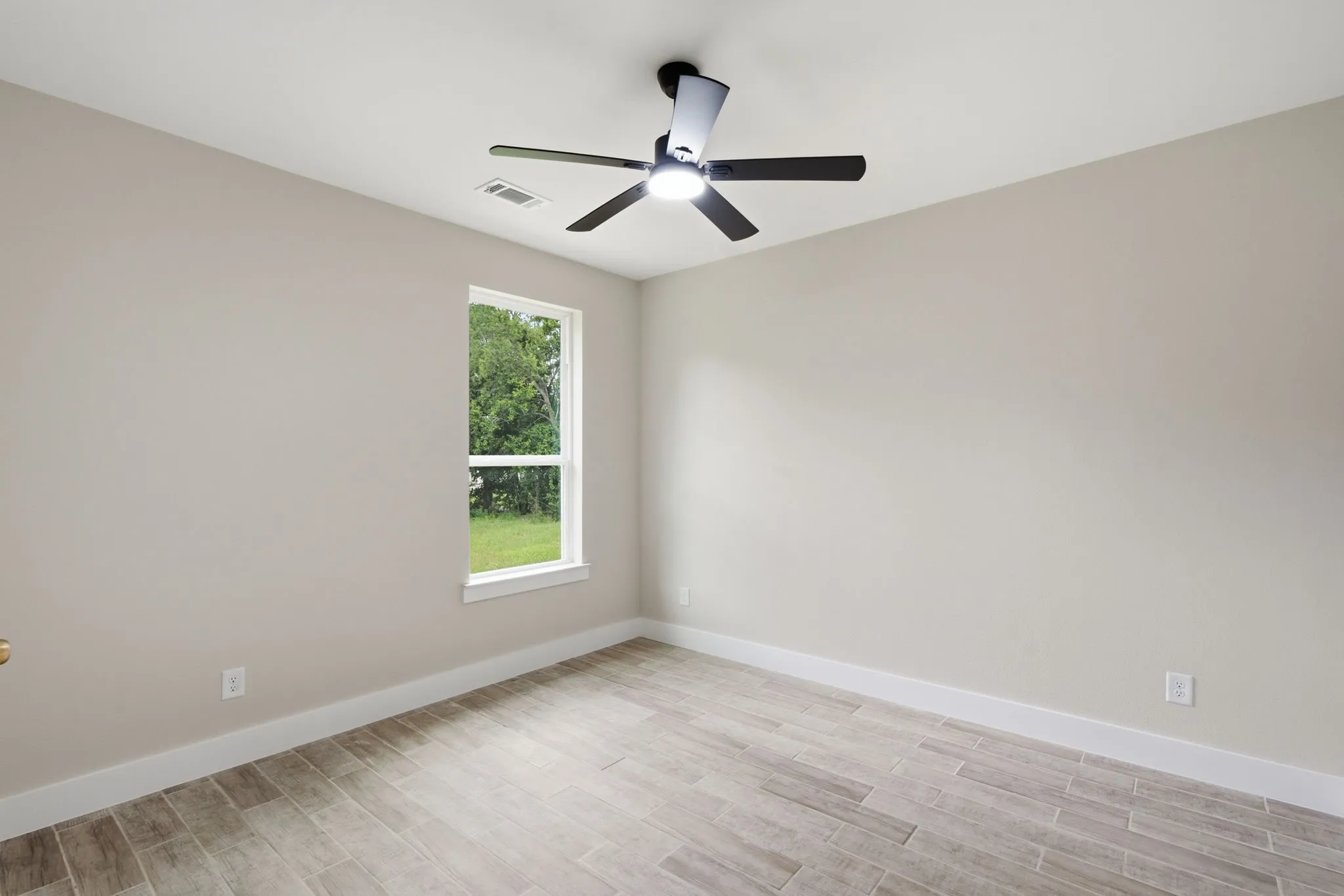 Single Family Residence For Sale in Ellis County , 201 E Freeman Street, Ennis, Texas 75119, 3 Bedroom, 2 Bathroom, 2 Garage spaces, 1,657 Sqft, built in 2026, mls#21306522, Real Estate Agent in Ennis, Homes For Sale in Ellis county, Homes For Sale in Ennis, Realtor in Ennis Texas, Real Estate Brokerage Independent Realty Texas, Luminita Cordes Realtor