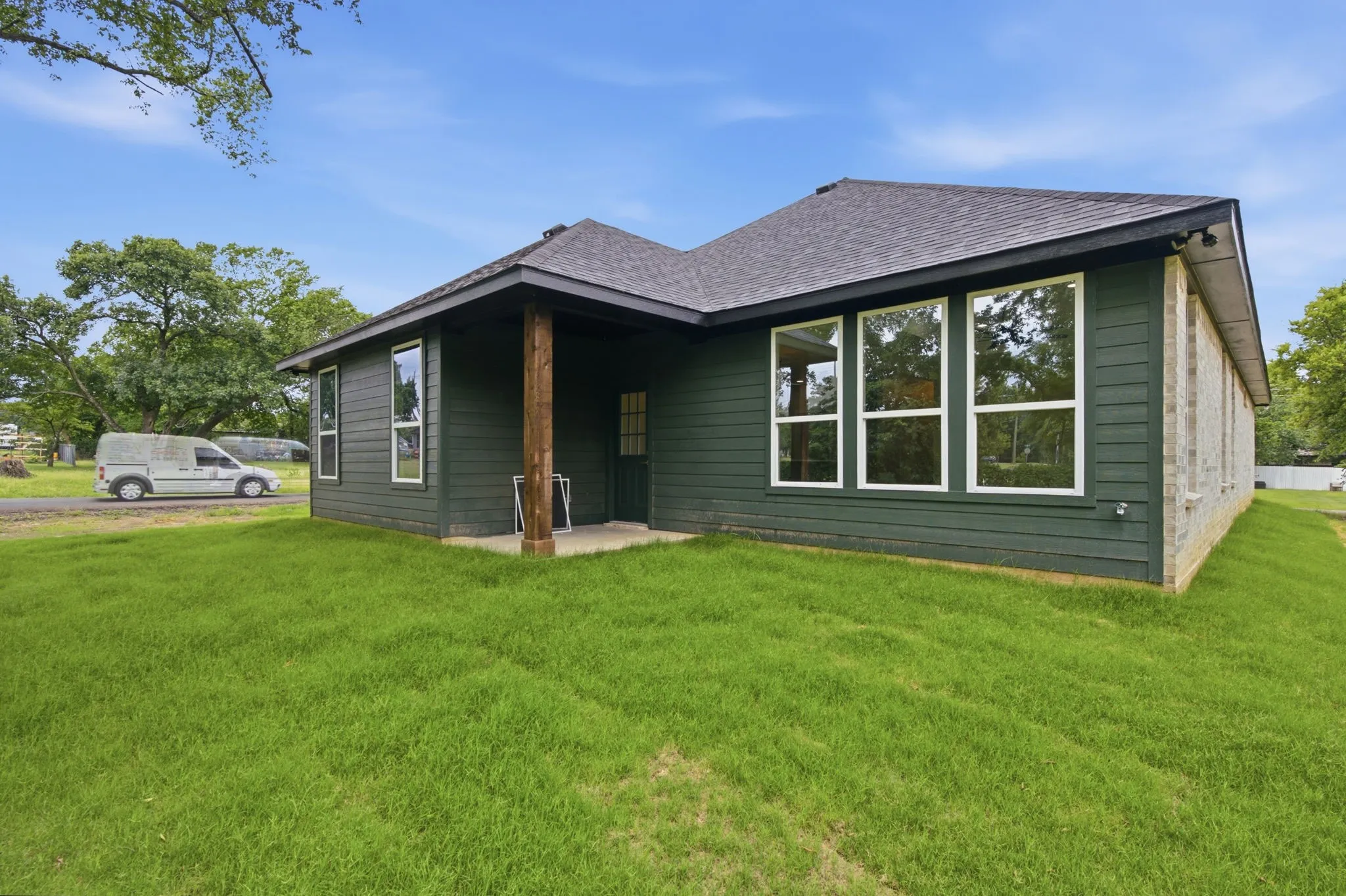 Single Family Residence For Sale in Ellis County , 201 E Freeman Street, Ennis, Texas 75119, 3 Bedroom, 2 Bathroom, 2 Garage spaces, 1,657 Sqft, built in 2026, mls#21306522, Real Estate Agent in Ennis, Homes For Sale in Ellis county, Homes For Sale in Ennis, Realtor in Ennis Texas, Real Estate Brokerage Independent Realty Texas, Luminita Cordes Realtor