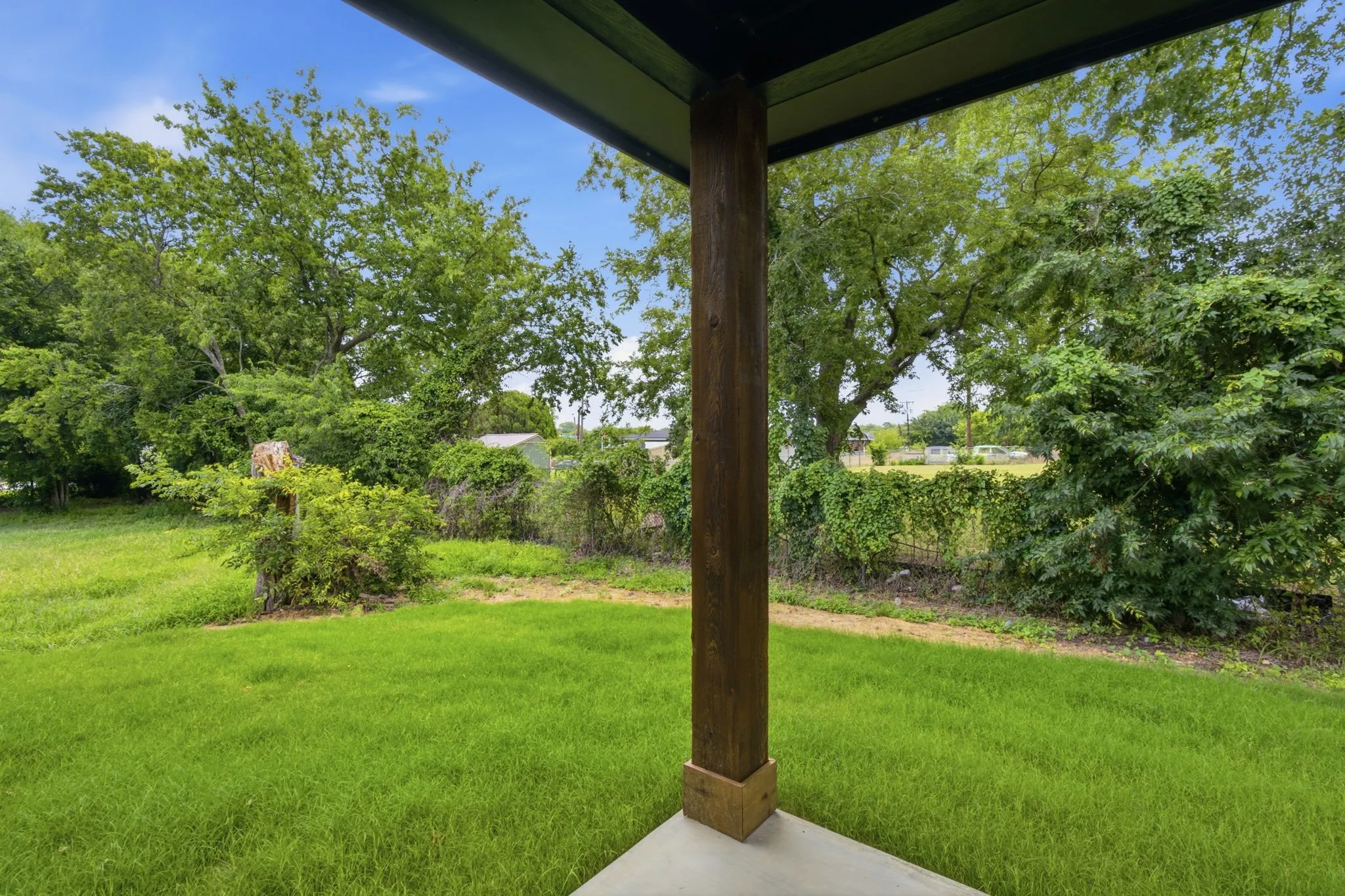 Single Family Residence For Sale in Ellis County , 201 E Freeman Street, Ennis, Texas 75119, 3 Bedroom, 2 Bathroom, 2 Garage spaces, 1,657 Sqft, built in 2026, mls#21306522, Real Estate Agent in Ennis, Homes For Sale in Ellis county, Homes For Sale in Ennis, Realtor in Ennis Texas, Real Estate Brokerage Independent Realty Texas, Luminita Cordes Realtor