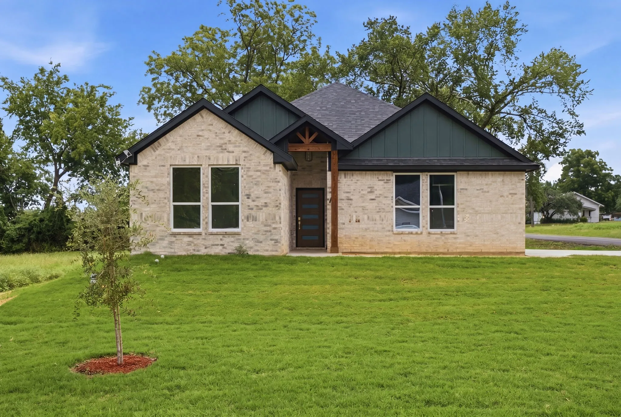 Single Family Residence For Sale in Ellis County , 201 E Freeman Street, Ennis, Texas 75119, 3 Bedroom, 2 Bathroom, 2 Garage spaces, 1,657 Sqft, built in 2026, mls#21306522, Real Estate Agent in Ennis, Homes For Sale in Ellis county, Homes For Sale in Ennis, Realtor in Ennis Texas, Real Estate Brokerage Independent Realty Texas, Luminita Cordes Realtor