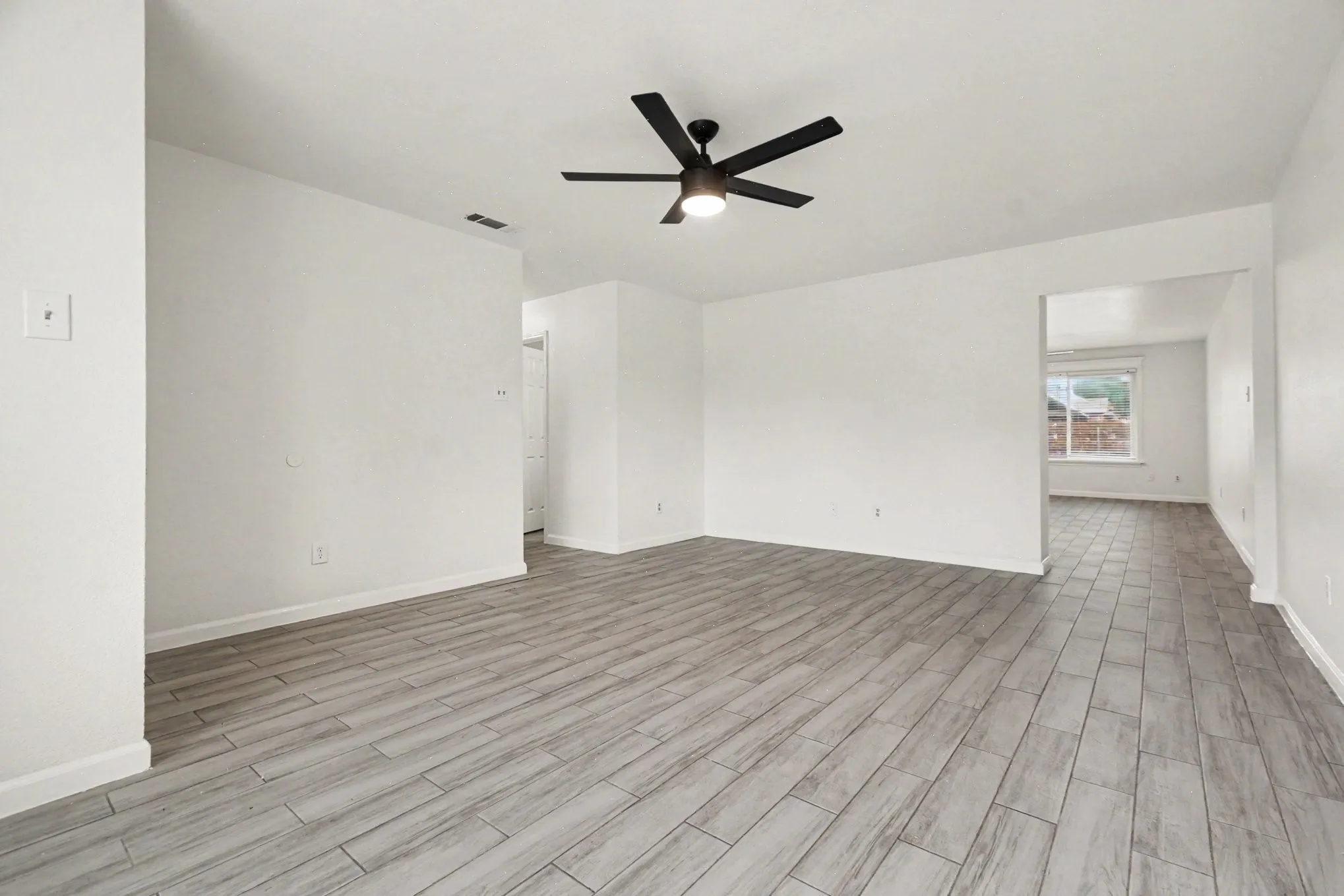 Single Family Residence For Rent in Dallas County , 1417 Stillmeadow Drive, Mesquite, Texas 75181, 3 Bedroom, 2 Bathroom, 2 Garage spaces, 1,251 Sqft, built in 1991, mls#21297773, Real Estate Agent in Mesquite, Homes For Rent in Dallas county, Homes For Rent in Mesquite, Realtor in Mesquite Texas, Real Estate Brokerage Independent Realty Texas, Luminita Cordes Realtor