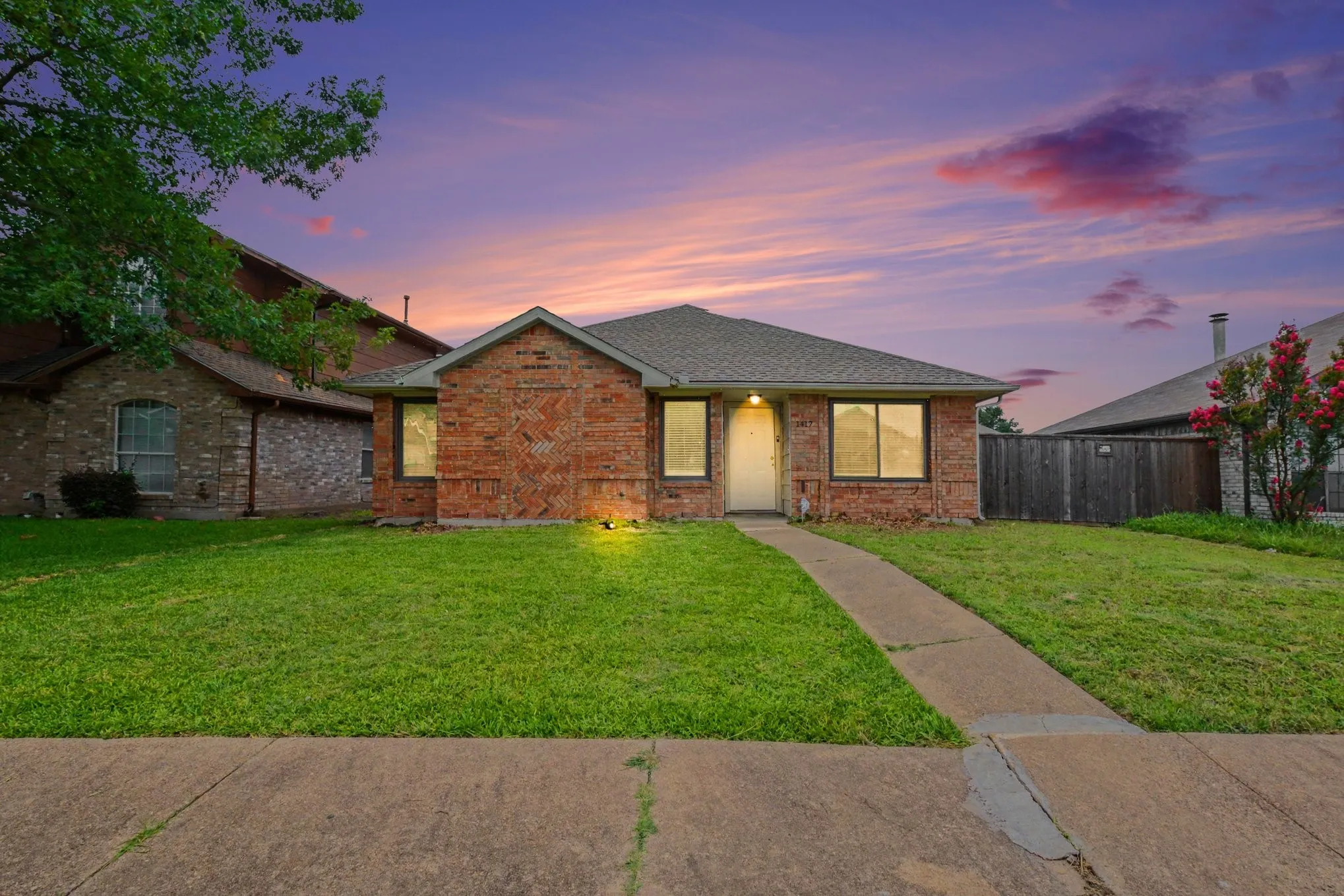 Single Family Residence For Rent in Dallas County , 1417 Stillmeadow Drive, Mesquite, Texas 75181, 3 Bedroom, 2 Bathroom, 2 Garage spaces, 1,251 Sqft, built in 1991, mls#21297773, Real Estate Agent in Mesquite, Homes For Rent in Dallas county, Homes For Rent in Mesquite, Realtor in Mesquite Texas, Real Estate Brokerage Independent Realty Texas, Luminita Cordes Realtor