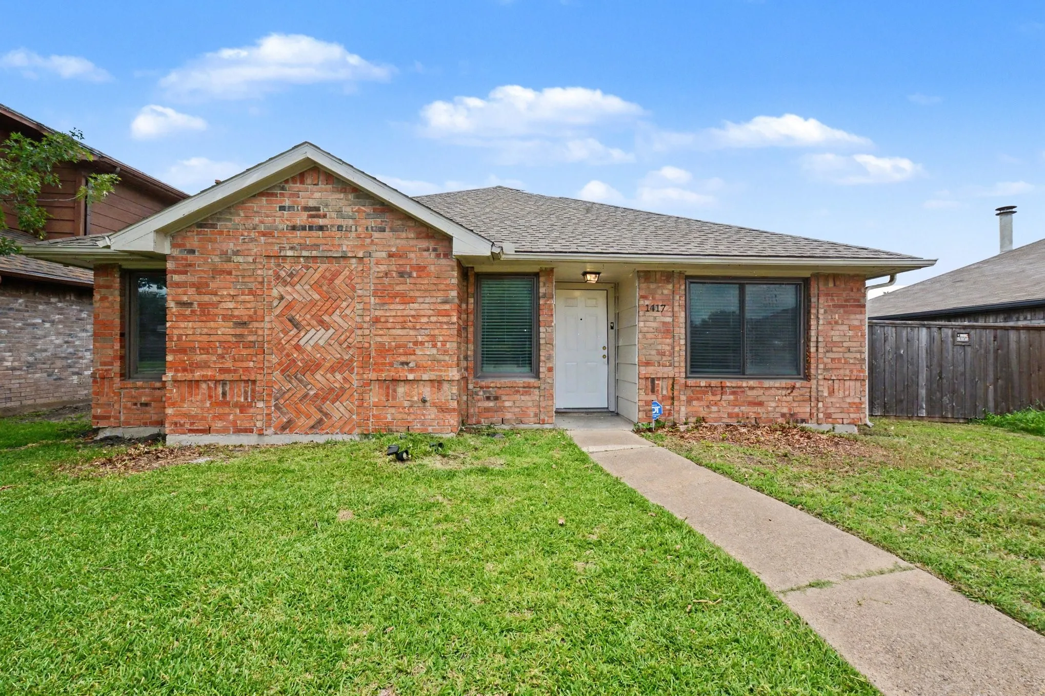 Single Family Residence For Rent in Dallas County , 1417 Stillmeadow Drive, Mesquite, Texas 75181, 3 Bedroom, 2 Bathroom, 2 Garage spaces, 1,251 Sqft, built in 1991, mls#21297773, Real Estate Agent in Mesquite, Homes For Rent in Dallas county, Homes For Rent in Mesquite, Realtor in Mesquite Texas, Real Estate Brokerage Independent Realty Texas, Luminita Cordes Realtor