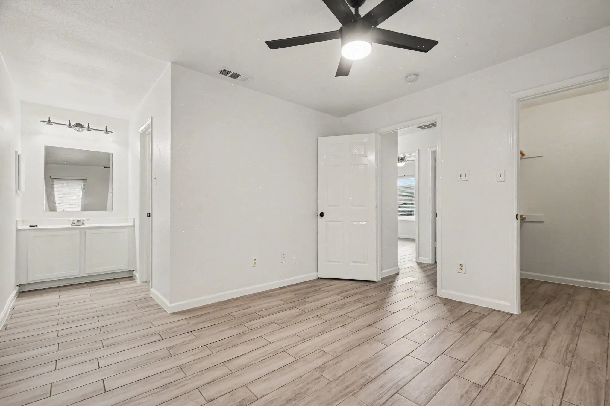 Single Family Residence For Rent in Dallas County , 1417 Stillmeadow Drive, Mesquite, Texas 75181, 3 Bedroom, 2 Bathroom, 2 Garage spaces, 1,251 Sqft, built in 1991, mls#21297773, Real Estate Agent in Mesquite, Homes For Rent in Dallas county, Homes For Rent in Mesquite, Realtor in Mesquite Texas, Real Estate Brokerage Independent Realty Texas, Luminita Cordes Realtor