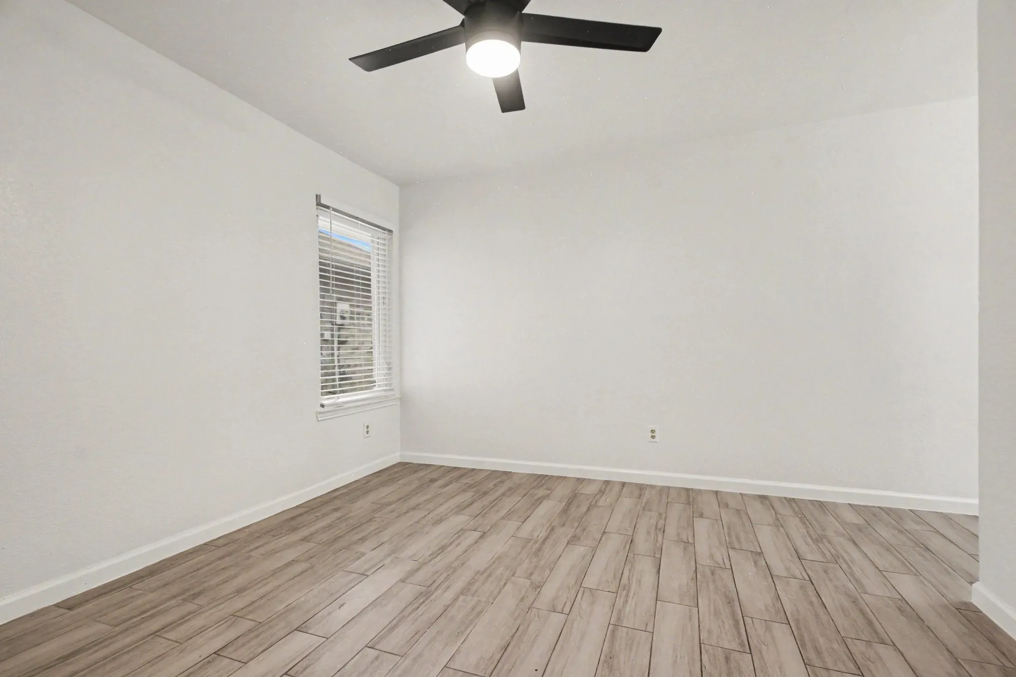 Single Family Residence For Rent in Dallas County , 1417 Stillmeadow Drive, Mesquite, Texas 75181, 3 Bedroom, 2 Bathroom, 2 Garage spaces, 1,251 Sqft, built in 1991, mls#21297773, Real Estate Agent in Mesquite, Homes For Rent in Dallas county, Homes For Rent in Mesquite, Realtor in Mesquite Texas, Real Estate Brokerage Independent Realty Texas, Luminita Cordes Realtor