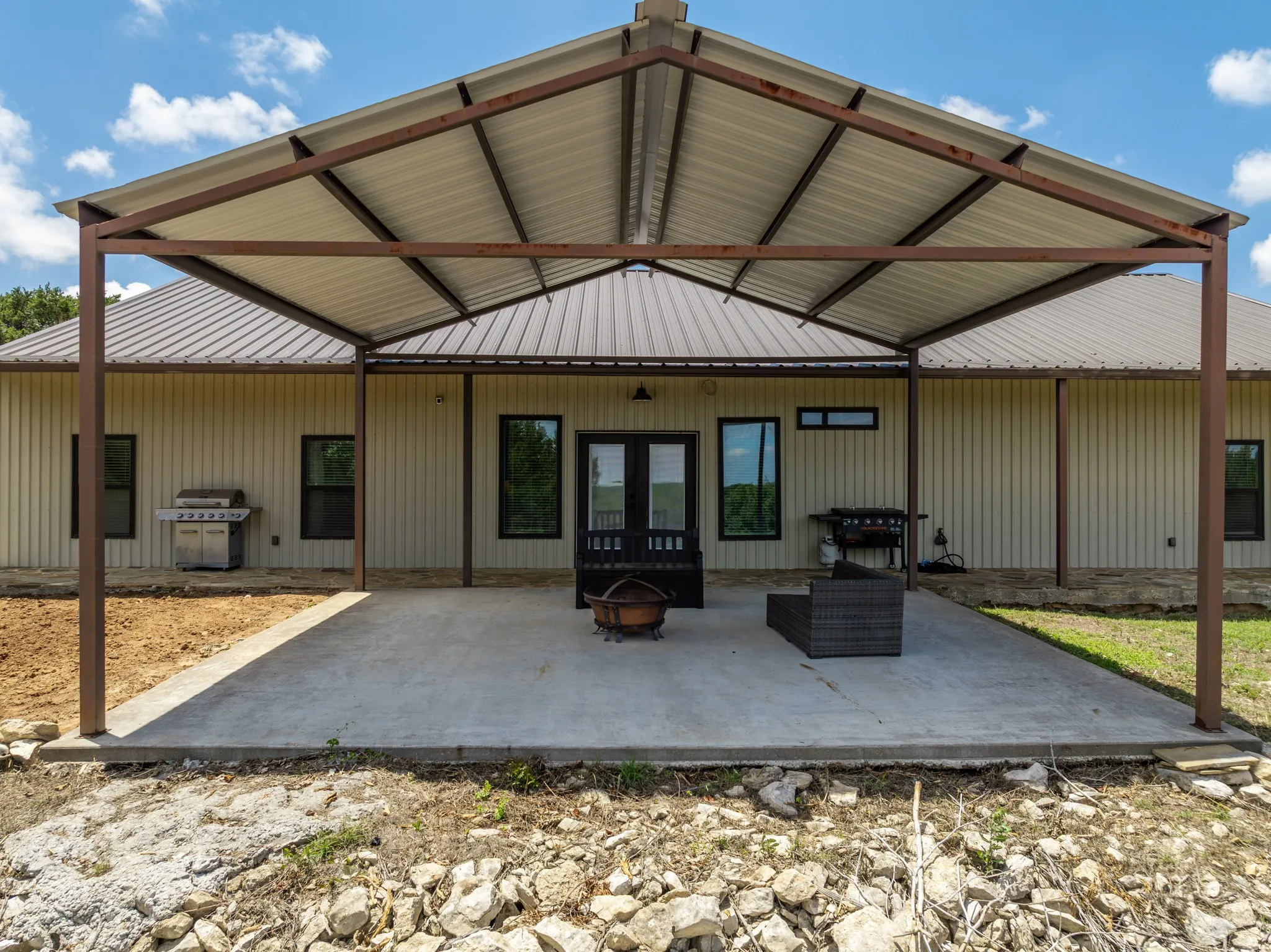 Single Family Residence For Sale in Bosque County , 372 County Road 2547, Meridian, Texas 76665, 4 Bedroom, 3 Bathroom, 3 Garage spaces, 2,800 Sqft, built in 2021, mls#21306569, Real Estate Agent in Meridian, Homes For Sale in Bosque county, Homes For Sale in Meridian, Realtor in Meridian Texas, Real Estate Brokerage Independent Realty Texas, Luminita Cordes Realtor
