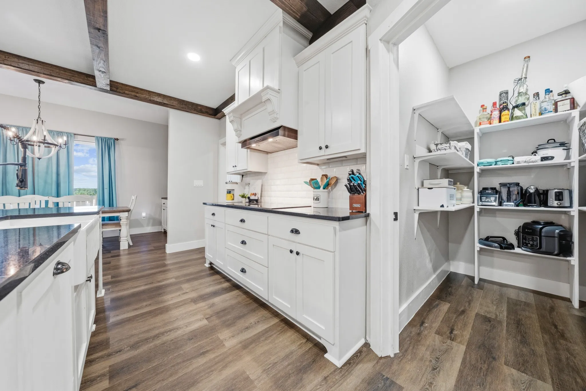 Single Family Residence For Sale in Bosque County , 372 County Road 2547, Meridian, Texas 76665, 4 Bedroom, 3 Bathroom, 3 Garage spaces, 2,800 Sqft, built in 2021, mls#21306569, Real Estate Agent in Meridian, Homes For Sale in Bosque county, Homes For Sale in Meridian, Realtor in Meridian Texas, Real Estate Brokerage Independent Realty Texas, Luminita Cordes Realtor