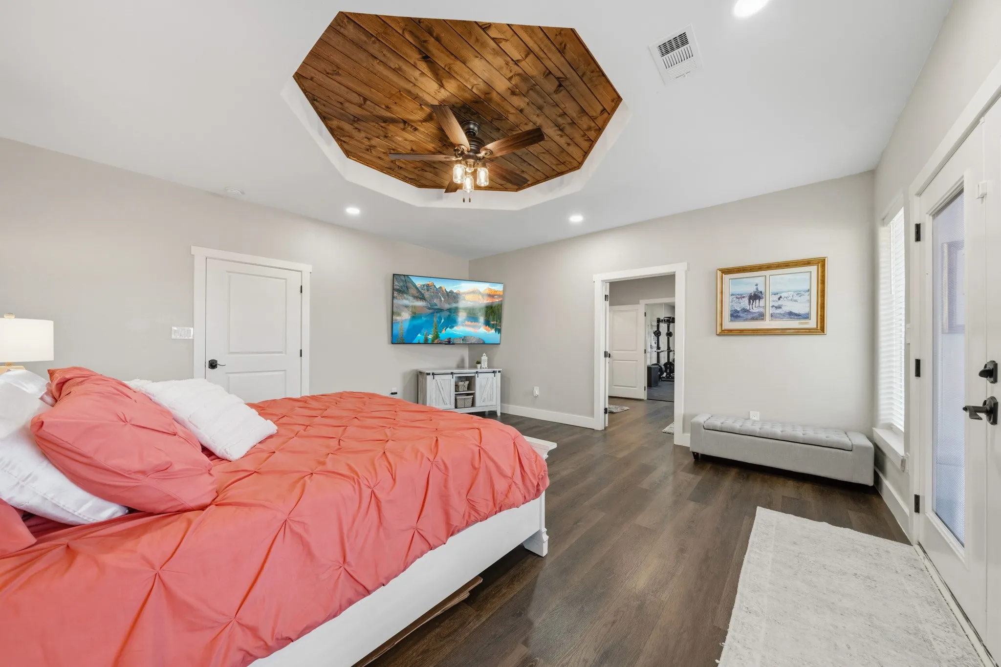 Single Family Residence For Sale in Bosque County , 372 County Road 2547, Meridian, Texas 76665, 4 Bedroom, 3 Bathroom, 3 Garage spaces, 2,800 Sqft, built in 2021, mls#21306569, Real Estate Agent in Meridian, Homes For Sale in Bosque county, Homes For Sale in Meridian, Realtor in Meridian Texas, Real Estate Brokerage Independent Realty Texas, Luminita Cordes Realtor