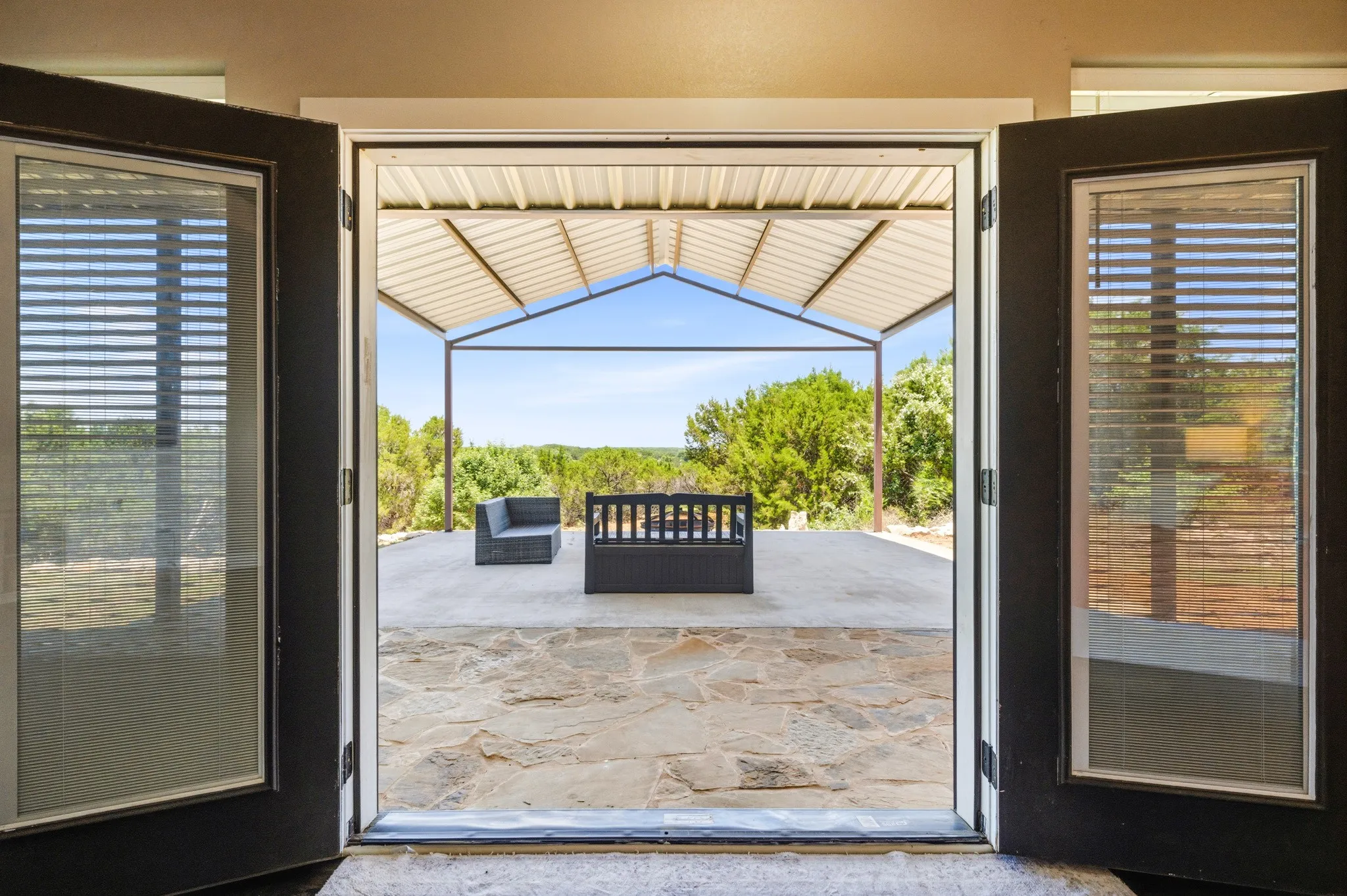 Single Family Residence For Sale in Bosque County , 372 County Road 2547, Meridian, Texas 76665, 4 Bedroom, 3 Bathroom, 3 Garage spaces, 2,800 Sqft, built in 2021, mls#21306569, Real Estate Agent in Meridian, Homes For Sale in Bosque county, Homes For Sale in Meridian, Realtor in Meridian Texas, Real Estate Brokerage Independent Realty Texas, Luminita Cordes Realtor
