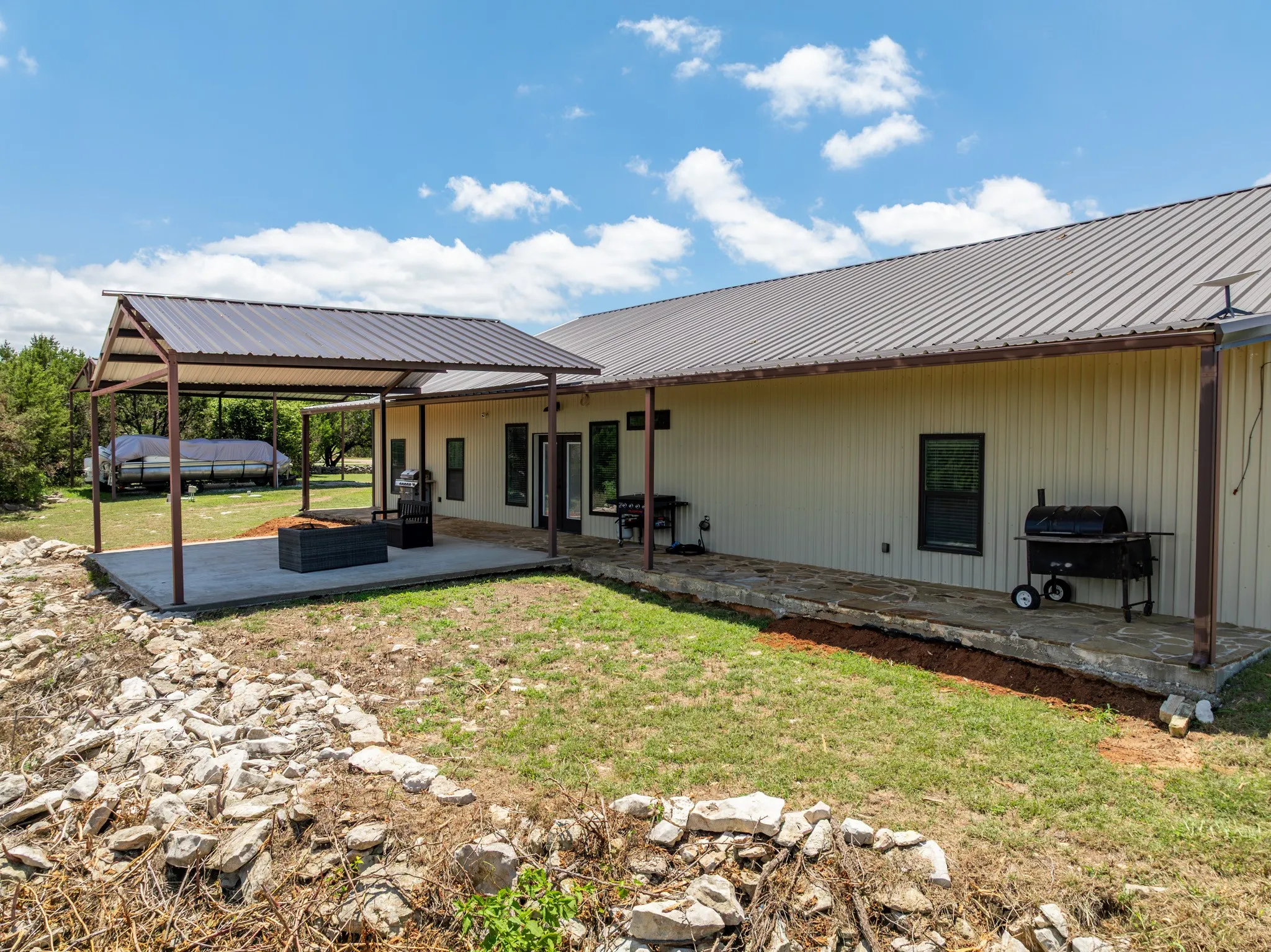 Single Family Residence For Sale in Bosque County , 372 County Road 2547, Meridian, Texas 76665, 4 Bedroom, 3 Bathroom, 3 Garage spaces, 2,800 Sqft, built in 2021, mls#21306569, Real Estate Agent in Meridian, Homes For Sale in Bosque county, Homes For Sale in Meridian, Realtor in Meridian Texas, Real Estate Brokerage Independent Realty Texas, Luminita Cordes Realtor