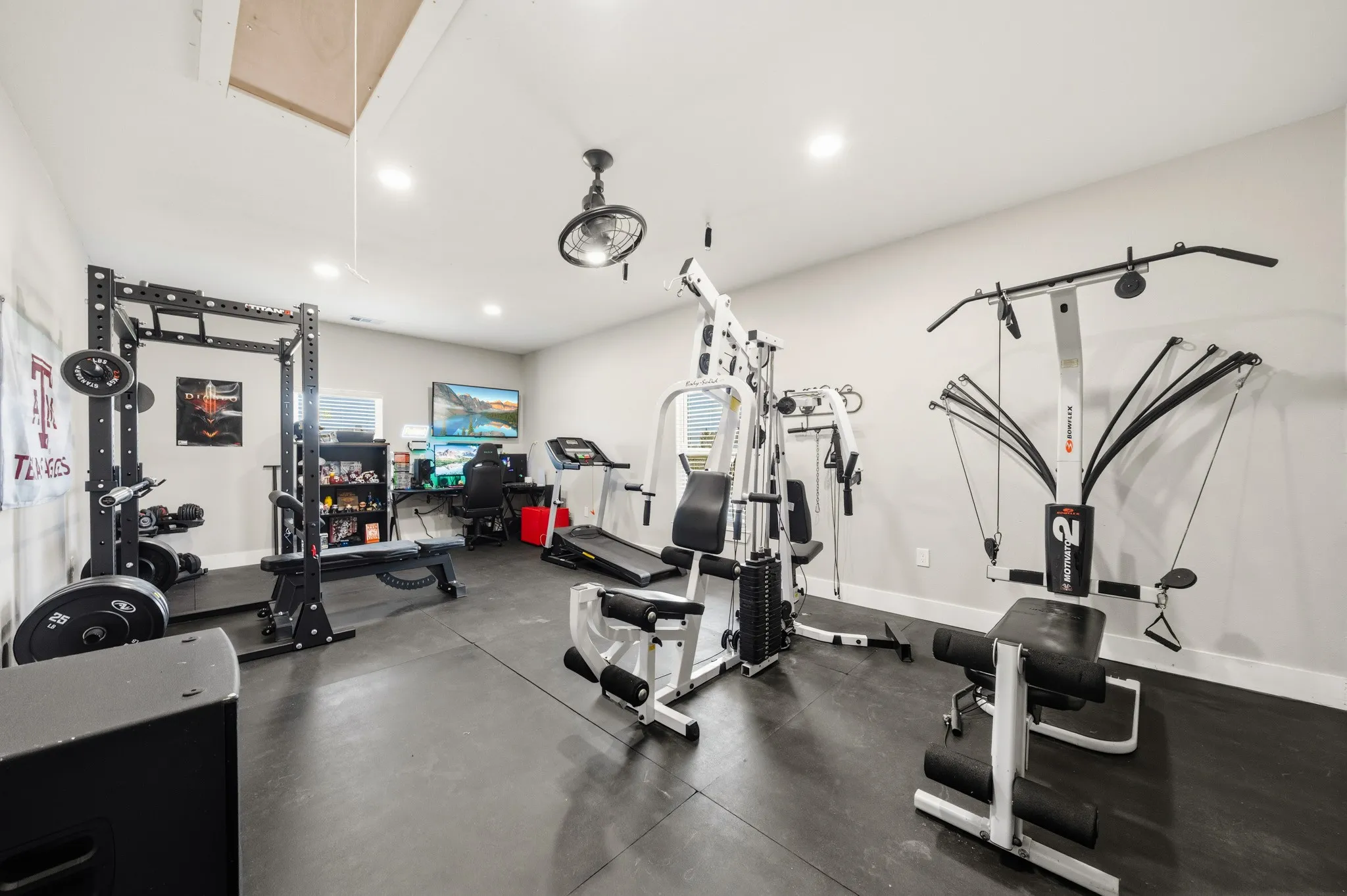 Single Family Residence For Sale in Bosque County , 372 County Road 2547, Meridian, Texas 76665, 4 Bedroom, 3 Bathroom, 3 Garage spaces, 2,800 Sqft, built in 2021, mls#21306569, Real Estate Agent in Meridian, Homes For Sale in Bosque county, Homes For Sale in Meridian, Realtor in Meridian Texas, Real Estate Brokerage Independent Realty Texas, Luminita Cordes Realtor