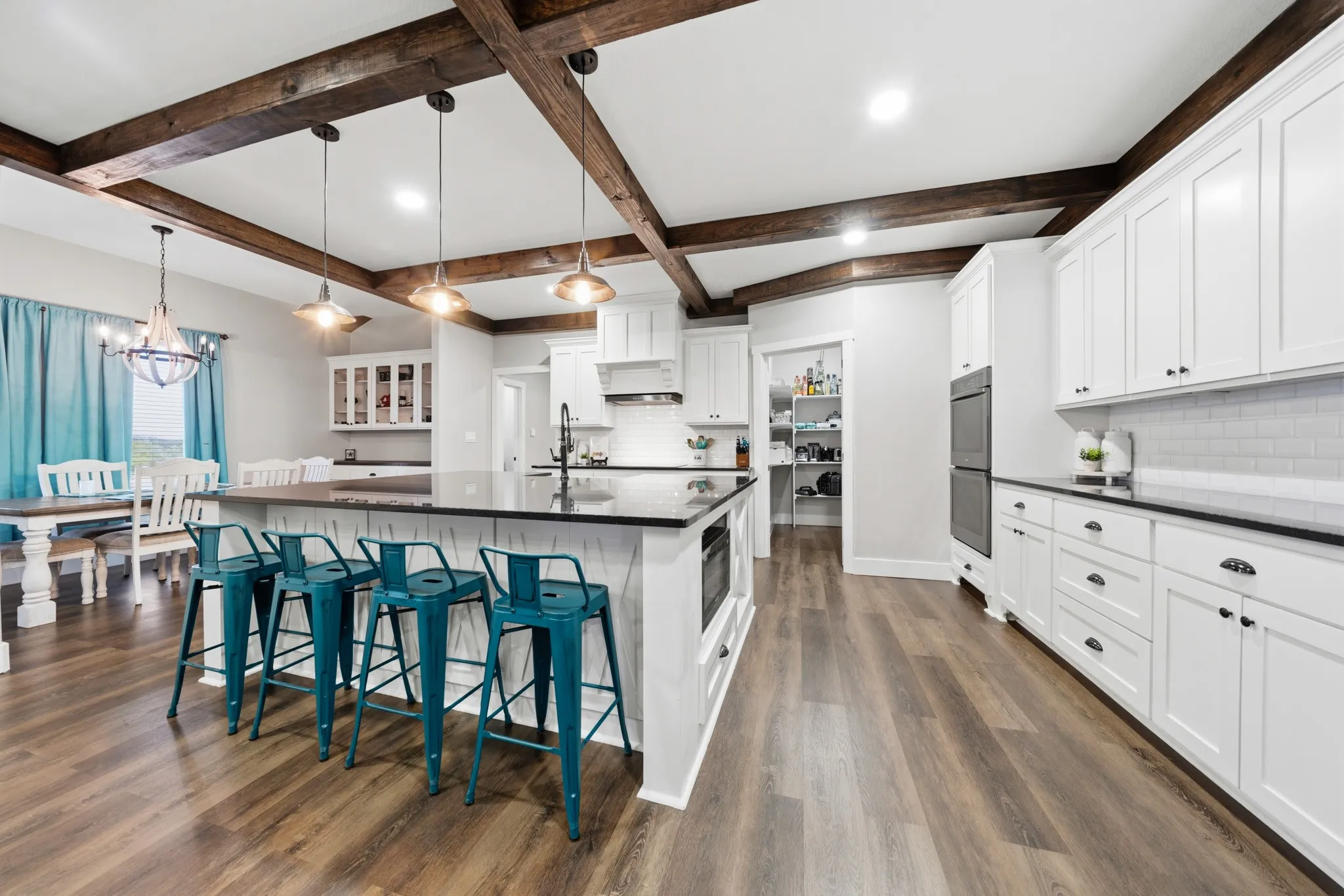 Single Family Residence For Sale in Bosque County , 372 County Road 2547, Meridian, Texas 76665, 4 Bedroom, 3 Bathroom, 3 Garage spaces, 2,800 Sqft, built in 2021, mls#21306569, Real Estate Agent in Meridian, Homes For Sale in Bosque county, Homes For Sale in Meridian, Realtor in Meridian Texas, Real Estate Brokerage Independent Realty Texas, Luminita Cordes Realtor
