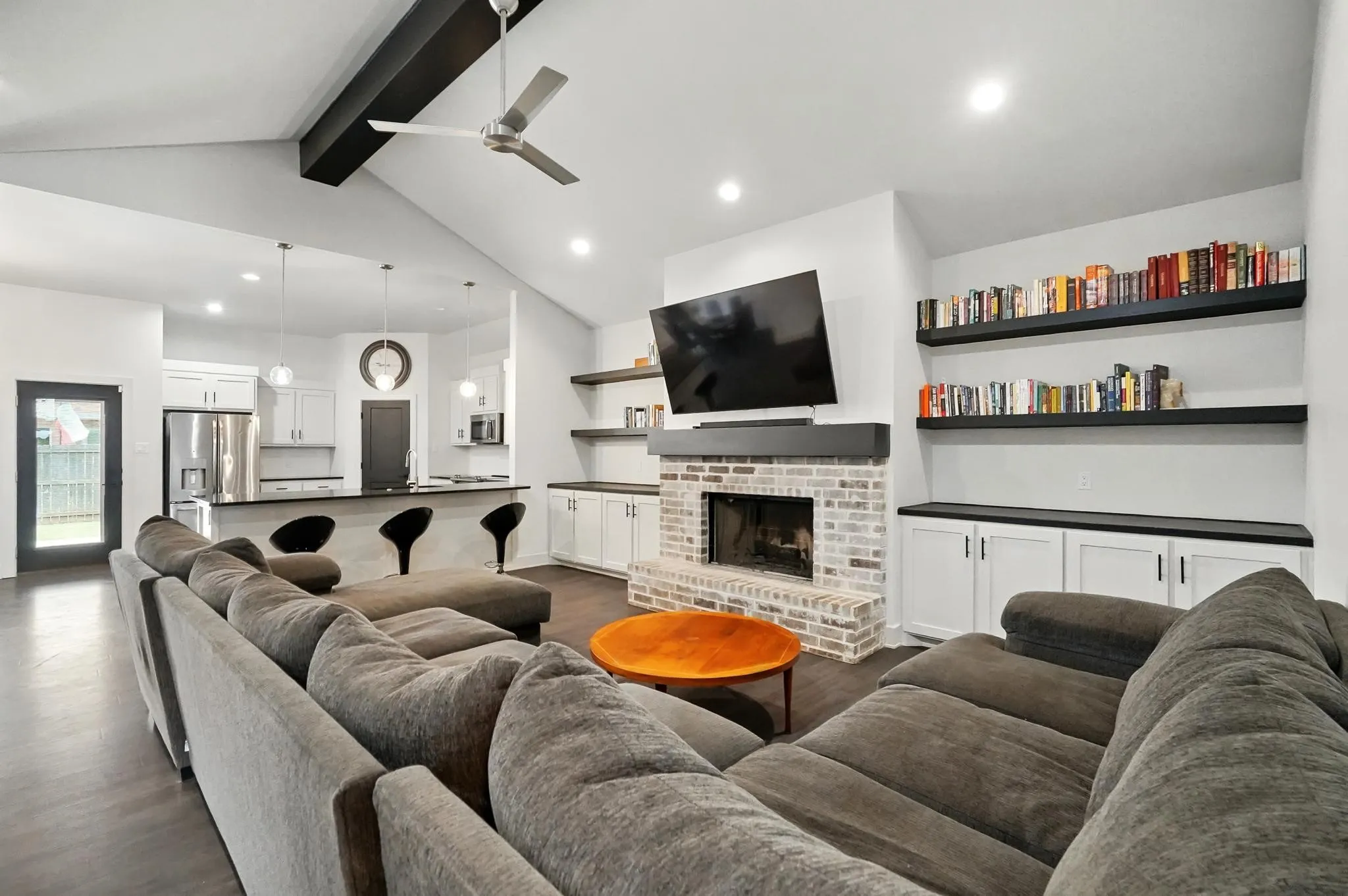 Single Family Residence For Sale in Taylor County , 6502 Stadium Drive, Abilene, Texas 79606, 3 Bedroom, 3 Bathroom, 2 Garage spaces, 2,063 Sqft, built in 2019, mls#21306490, Real Estate Agent in Abilene, Homes For Sale in Taylor county, Homes For Sale in Abilene, Realtor in Abilene Texas, Real Estate Brokerage Independent Realty Texas, Luminita Cordes Realtor